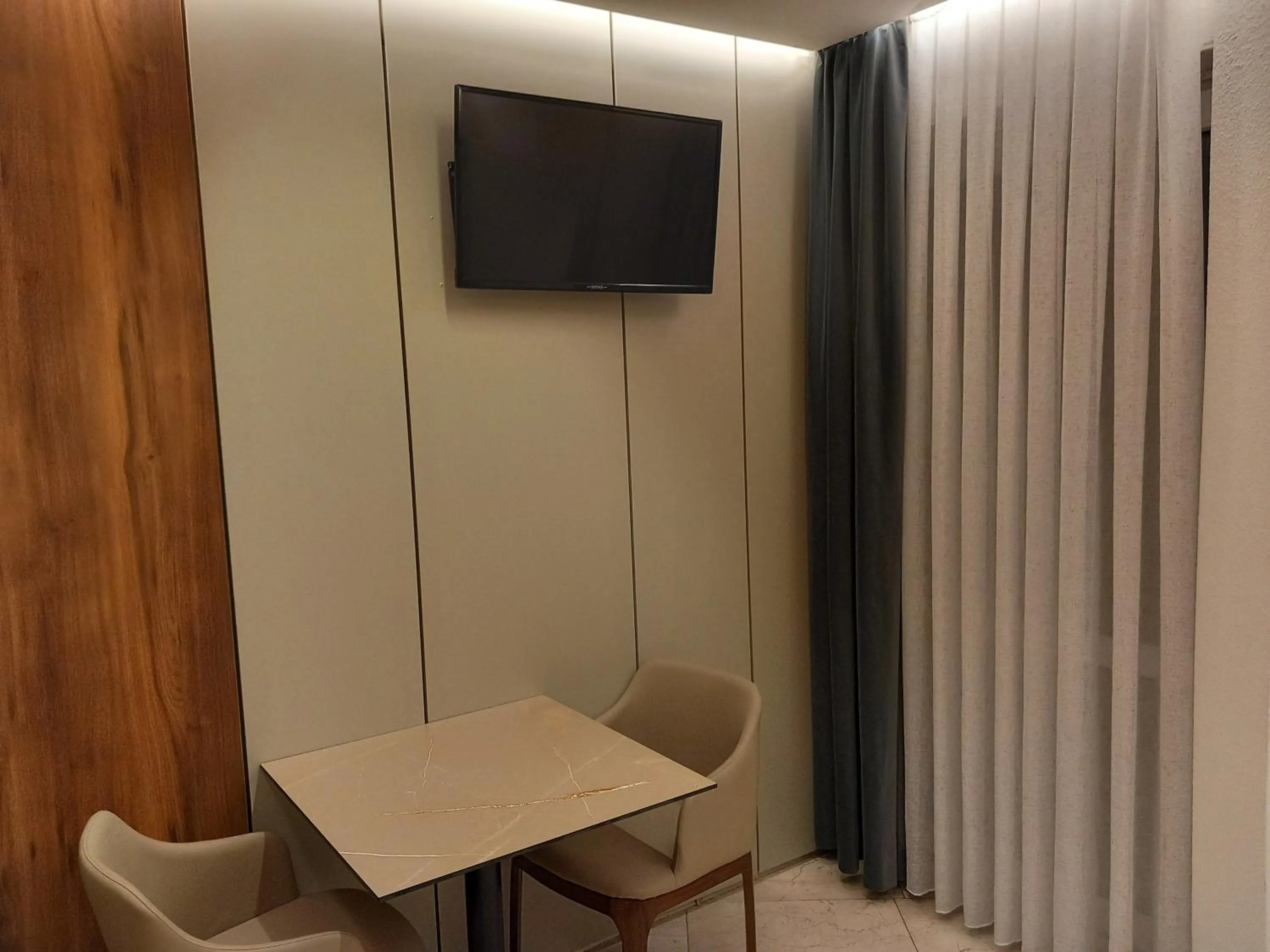 TV and multimedia in Hotel Hafez