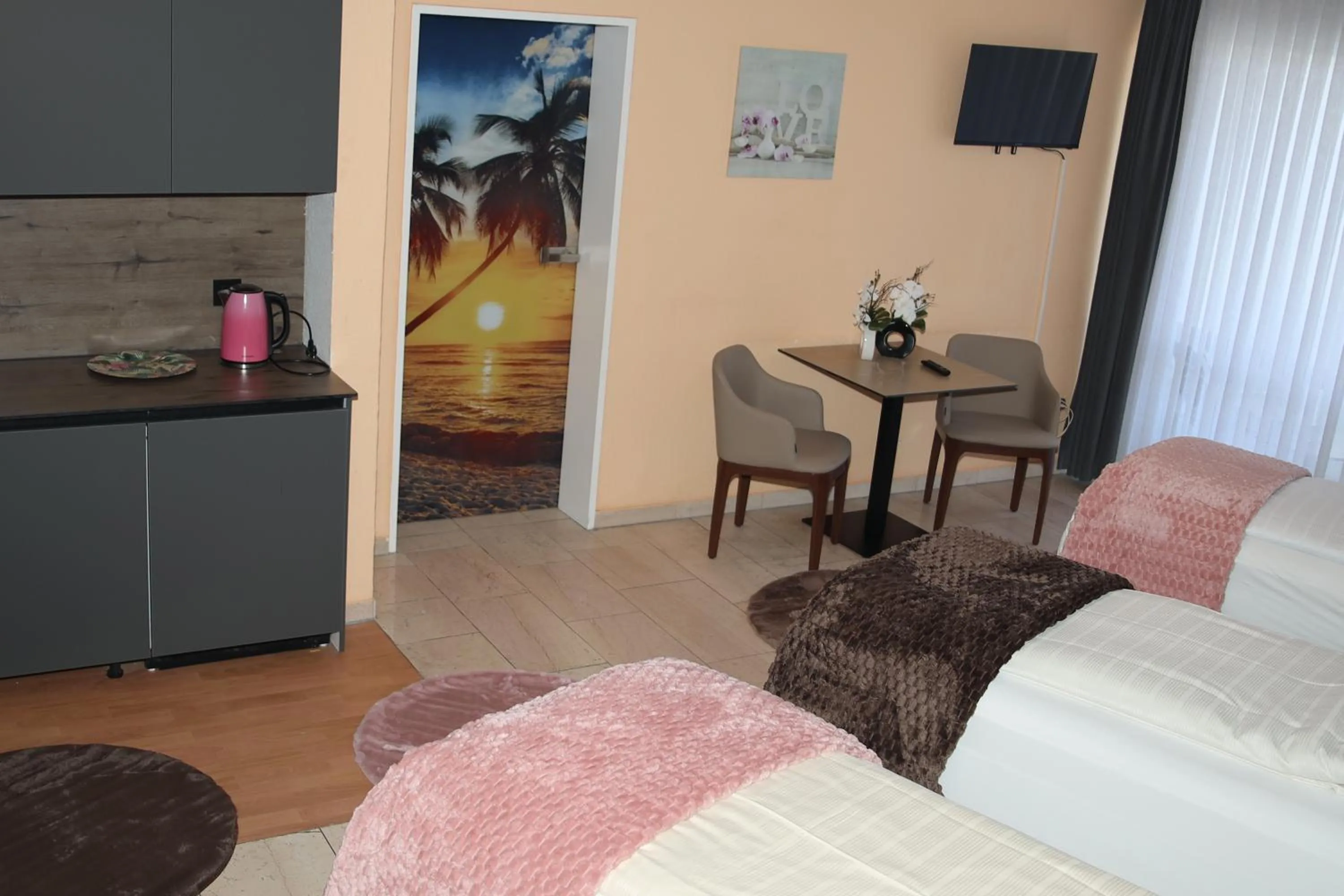 Photo of the whole room, Bed in Hotel Hafez