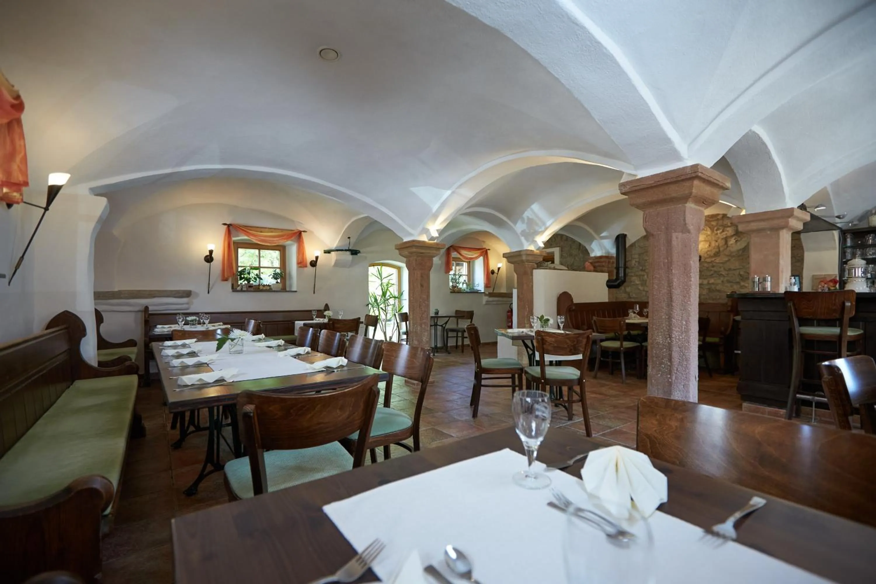 Restaurant/places to eat in Fischerhof