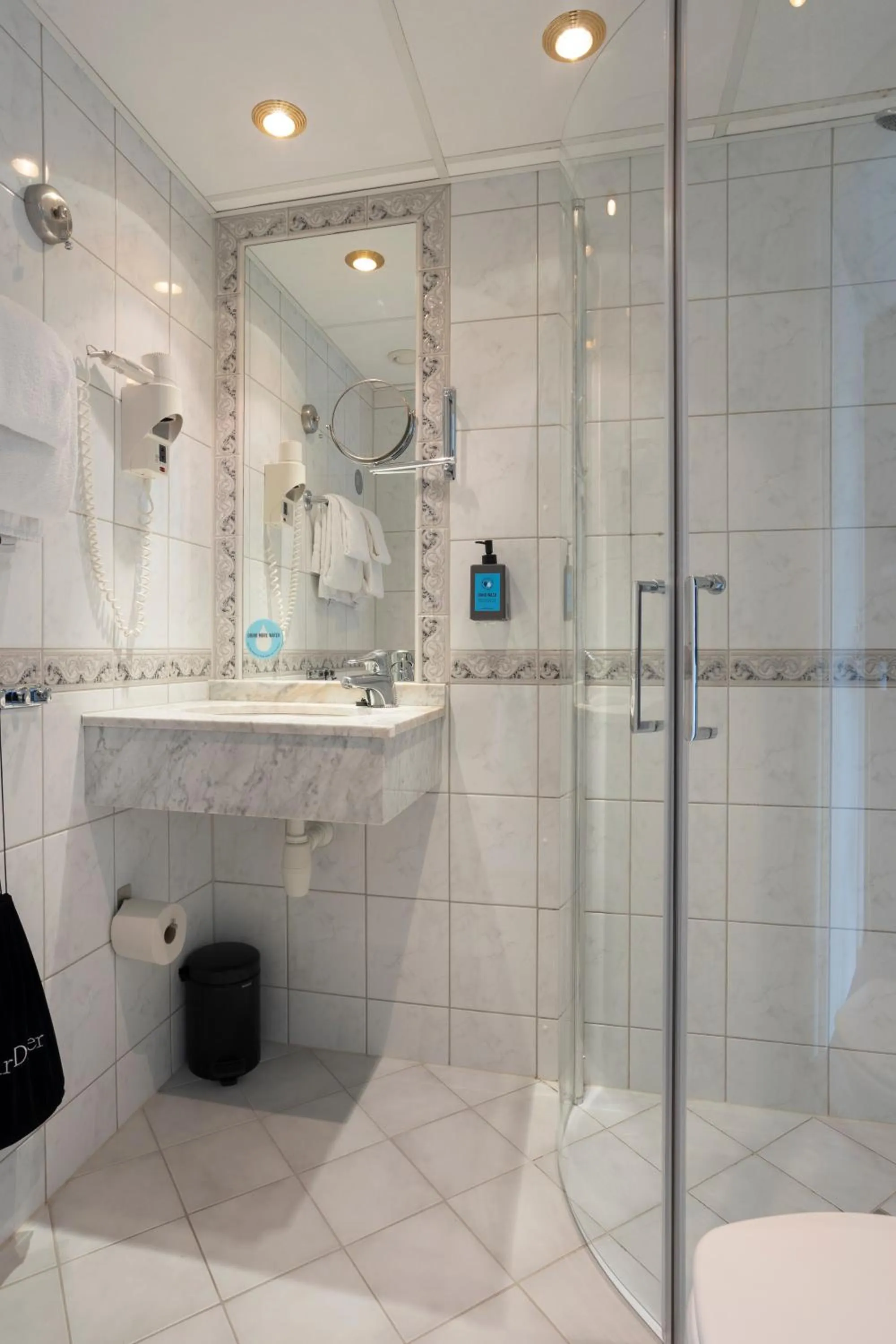 Shower in Comfort Hotel Park