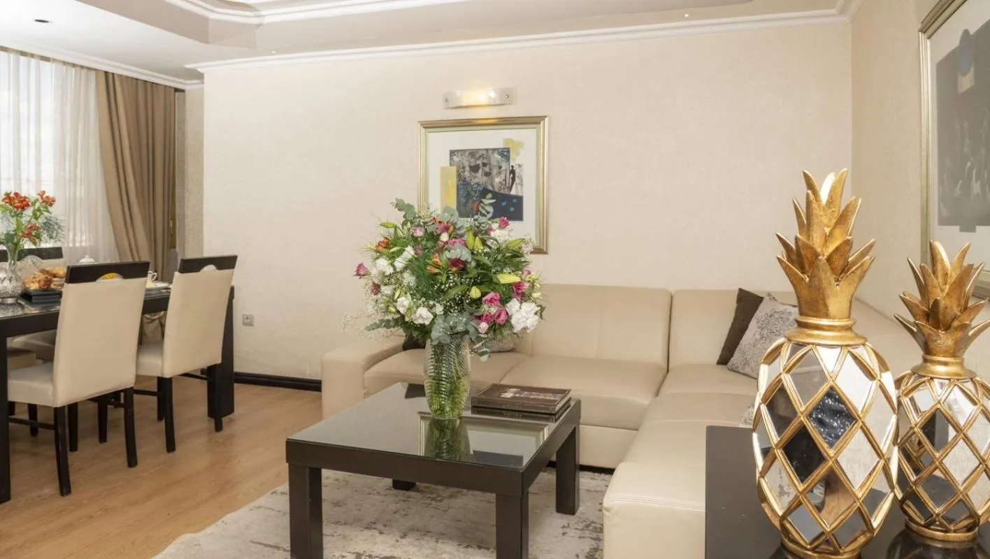 Living room in Altinel Ankara Hotel & Convention Center