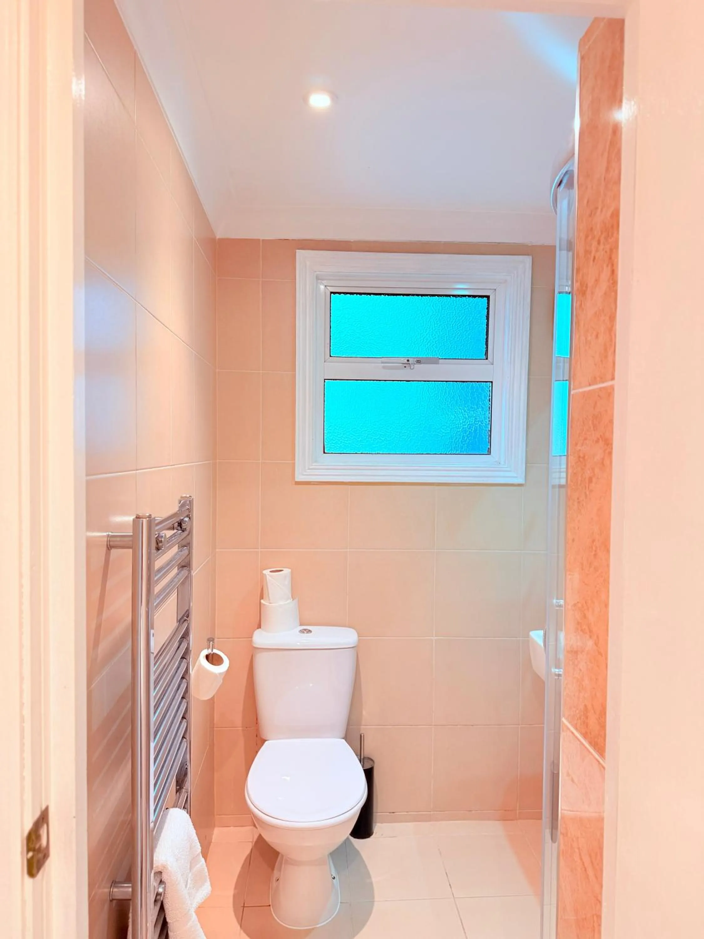 Bathroom in Europa House Hotel, London Paddington