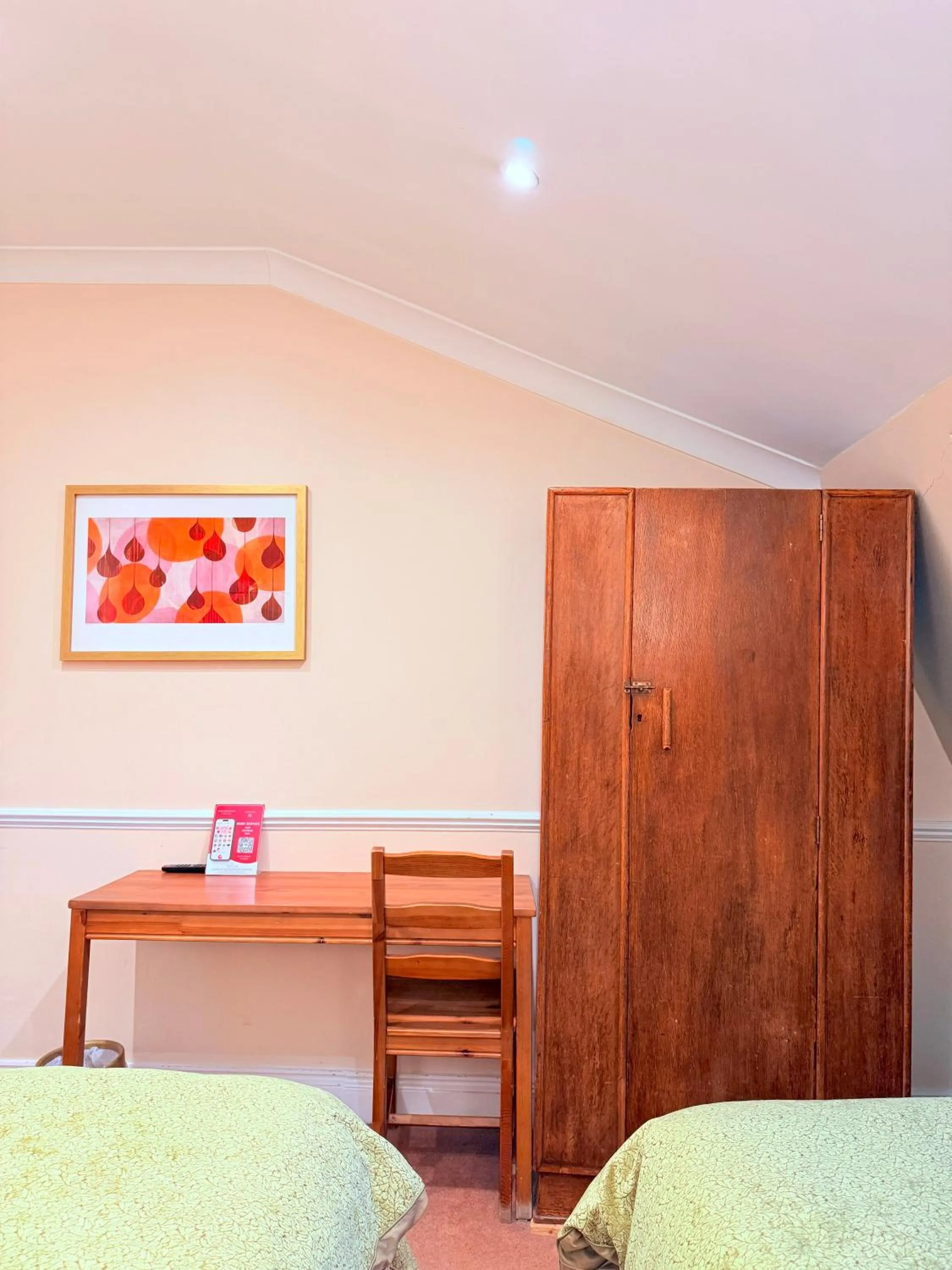 Bedroom, Bed in Europa House Hotel, London Paddington