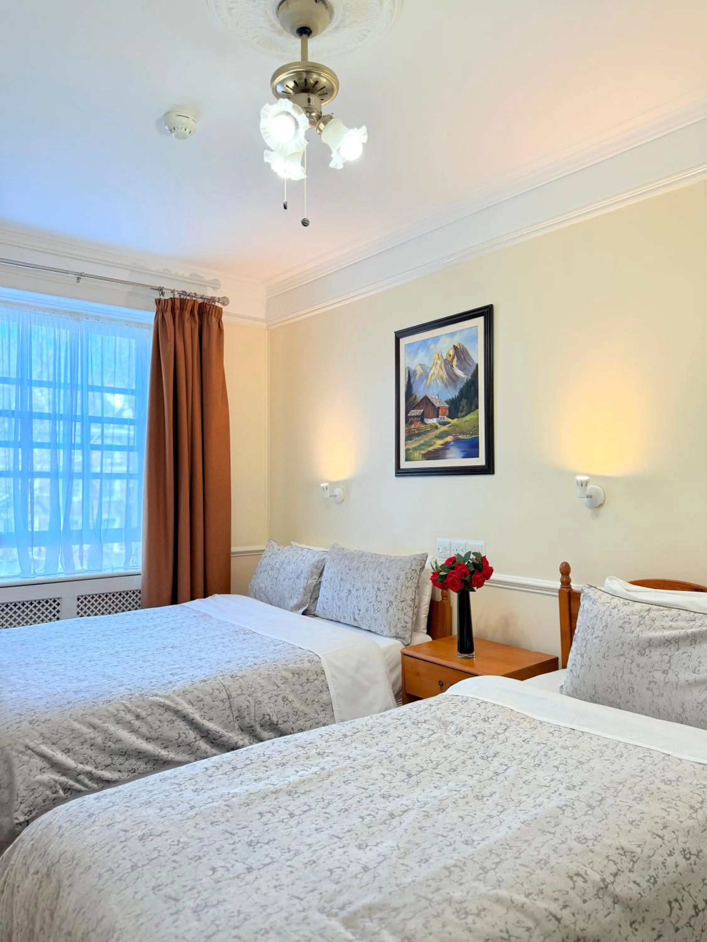 Bedroom, Bed in Europa House Hotel, London Paddington