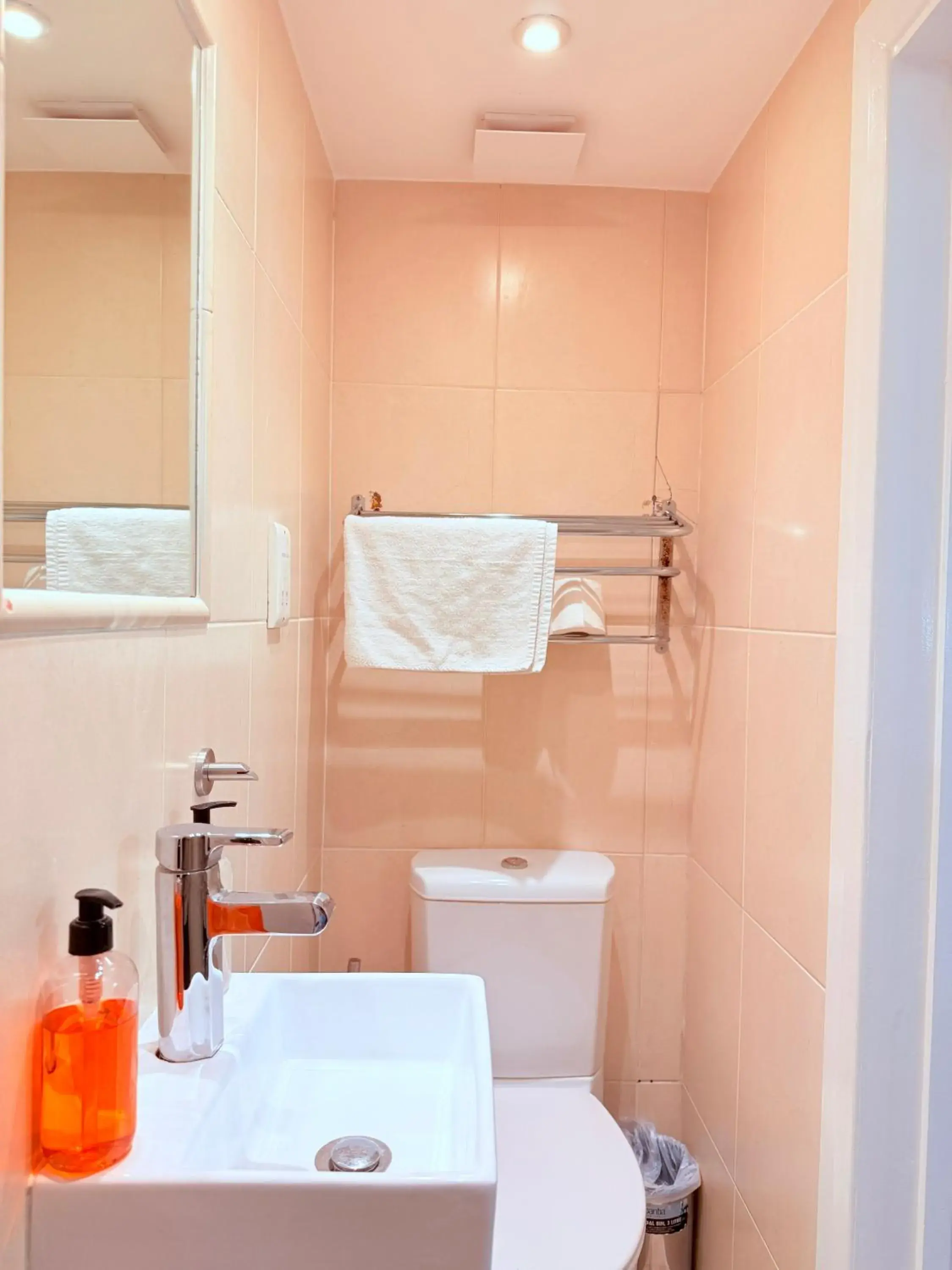 Family Room in Europa House Hotel, London Paddington Family Room in Europa House Hotel, London Paddington