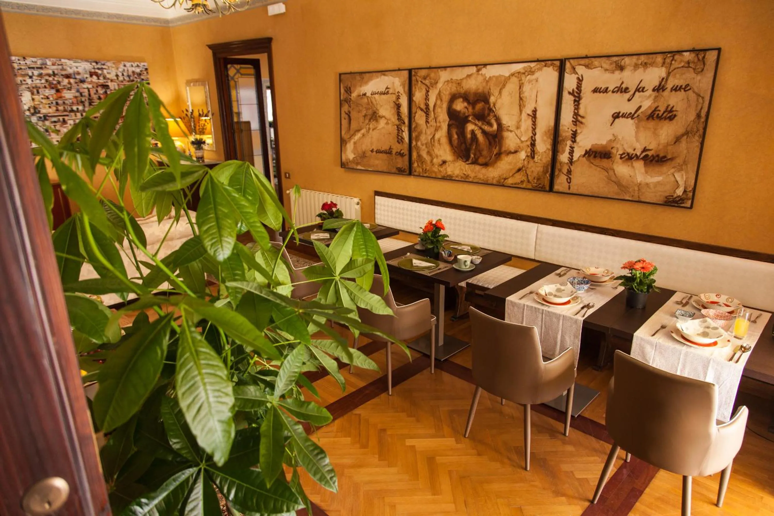 Decorative detail in Palazzo Melluso LUXURY SUITE