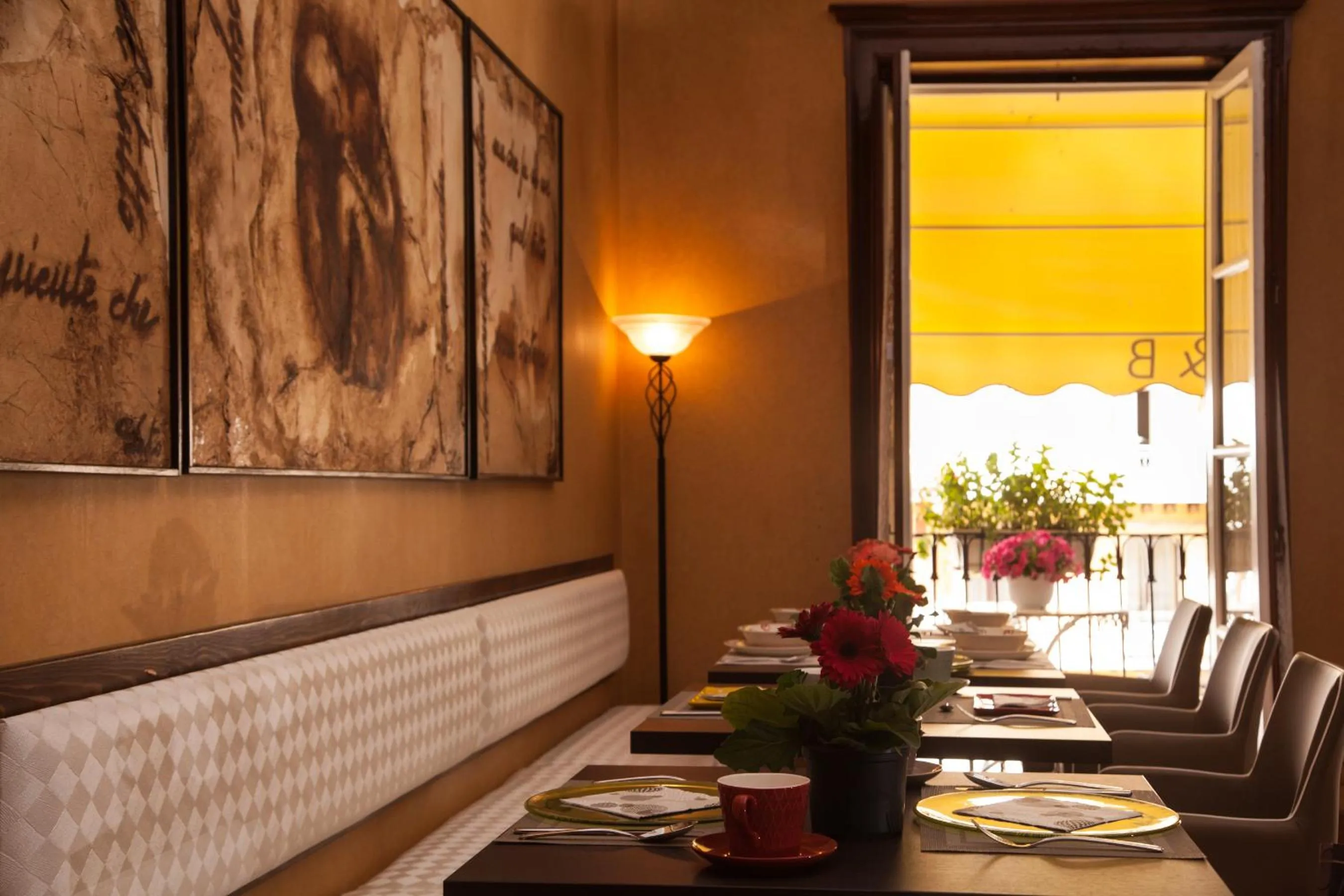 Breakfast in Palazzo Melluso LUXURY SUITE