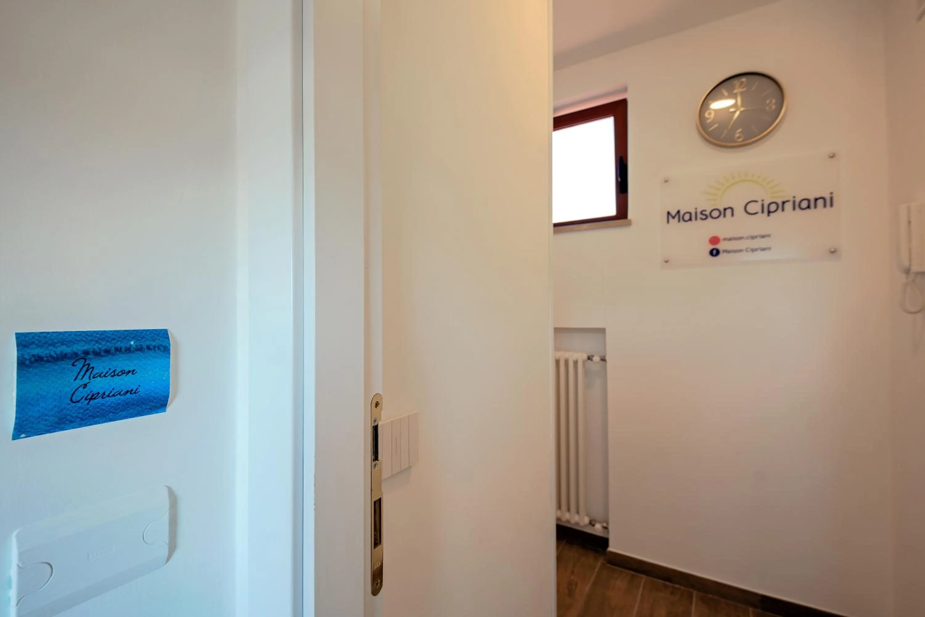 Facade/entrance in Maison Cipriani