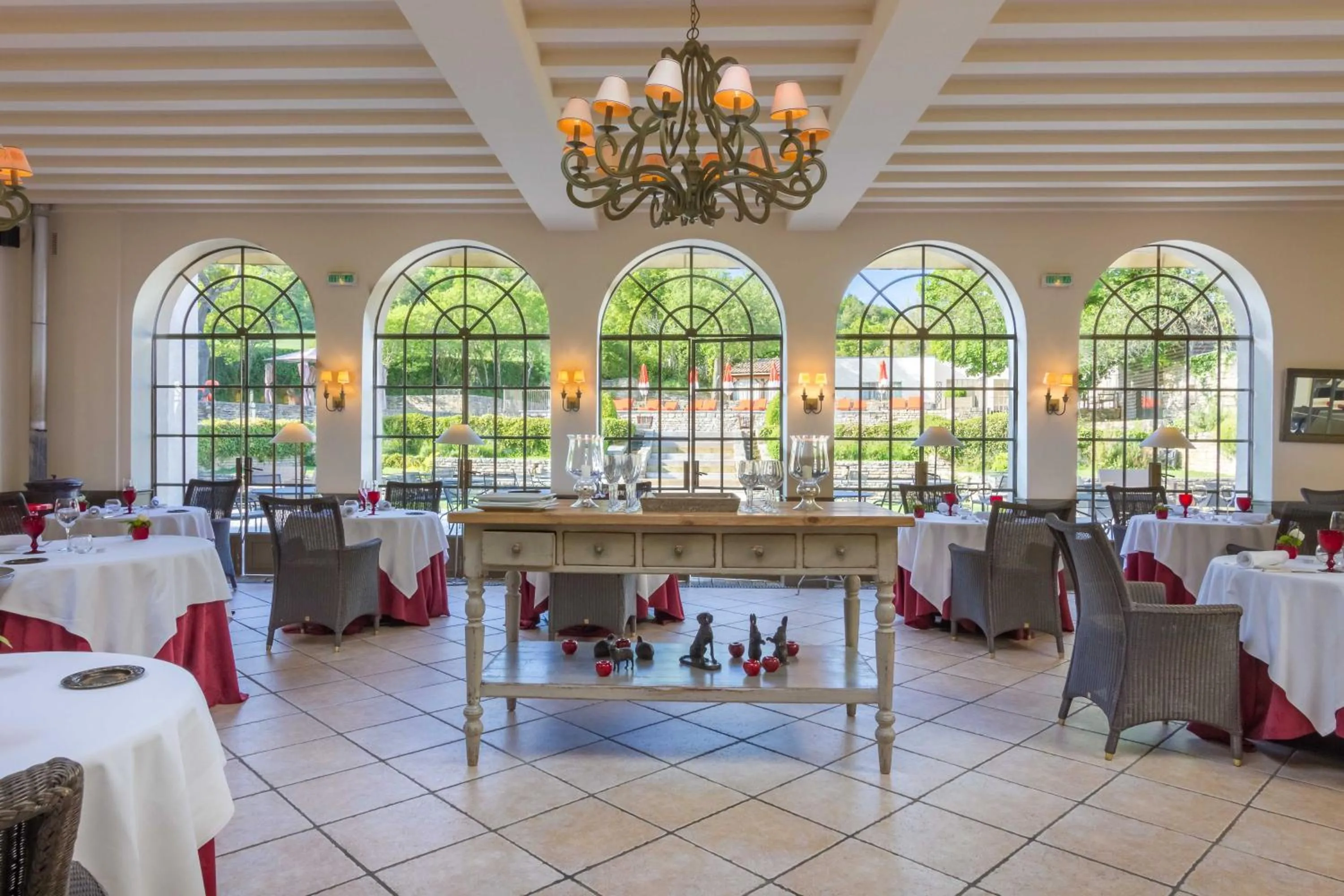 Restaurant/places to eat in Château de Courban and Spa Nuxe