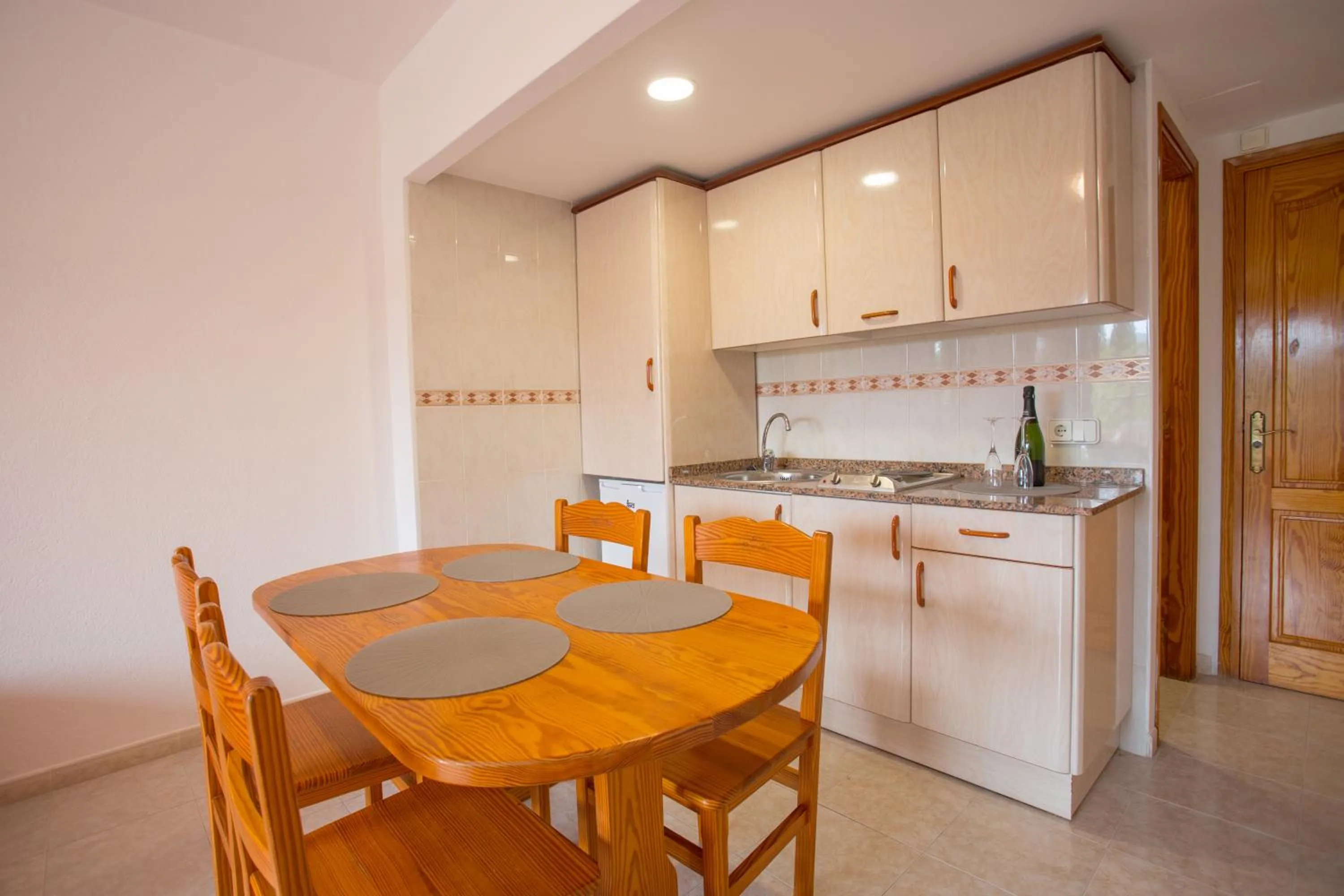 Kitchen or kitchenette in Apartamentos Zodiac