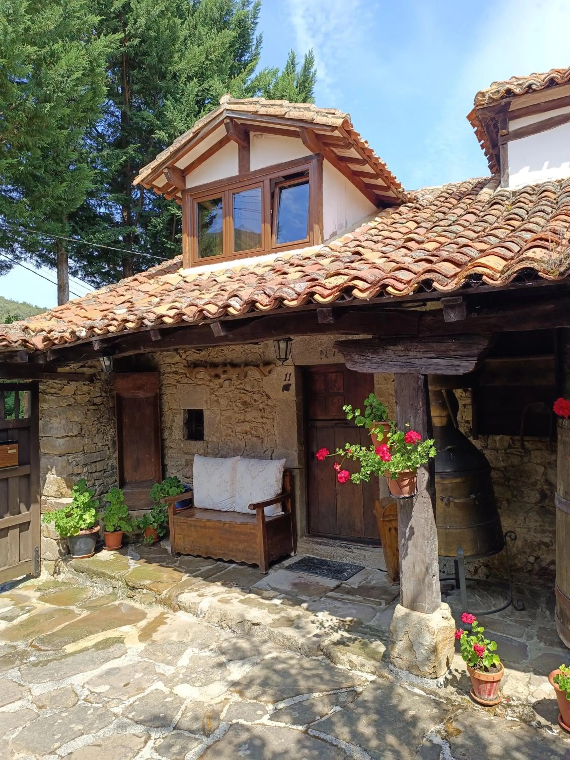 Facade/entrance in Viviendas Rurales El Covaju