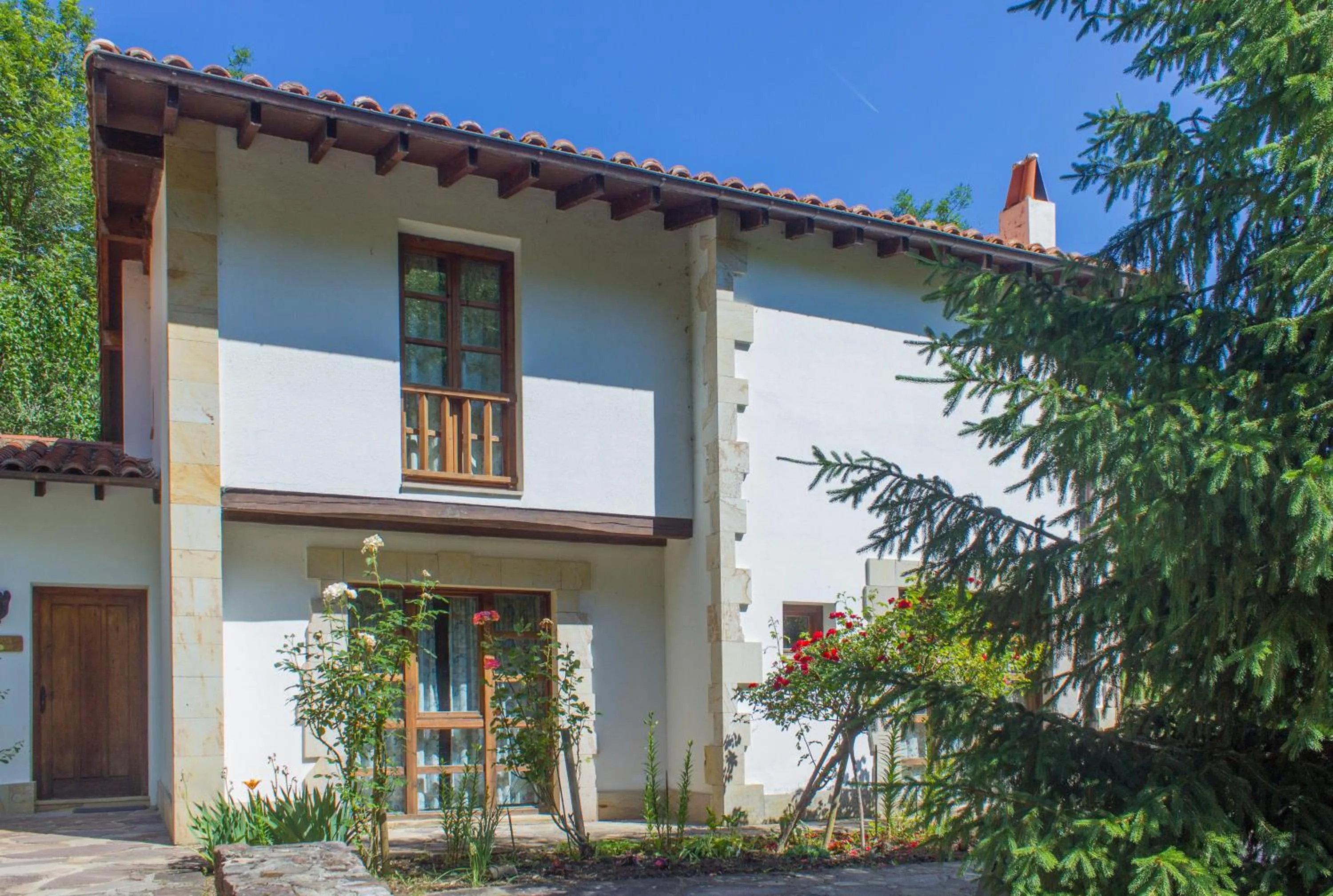 Property building in Viviendas Rurales El Covaju