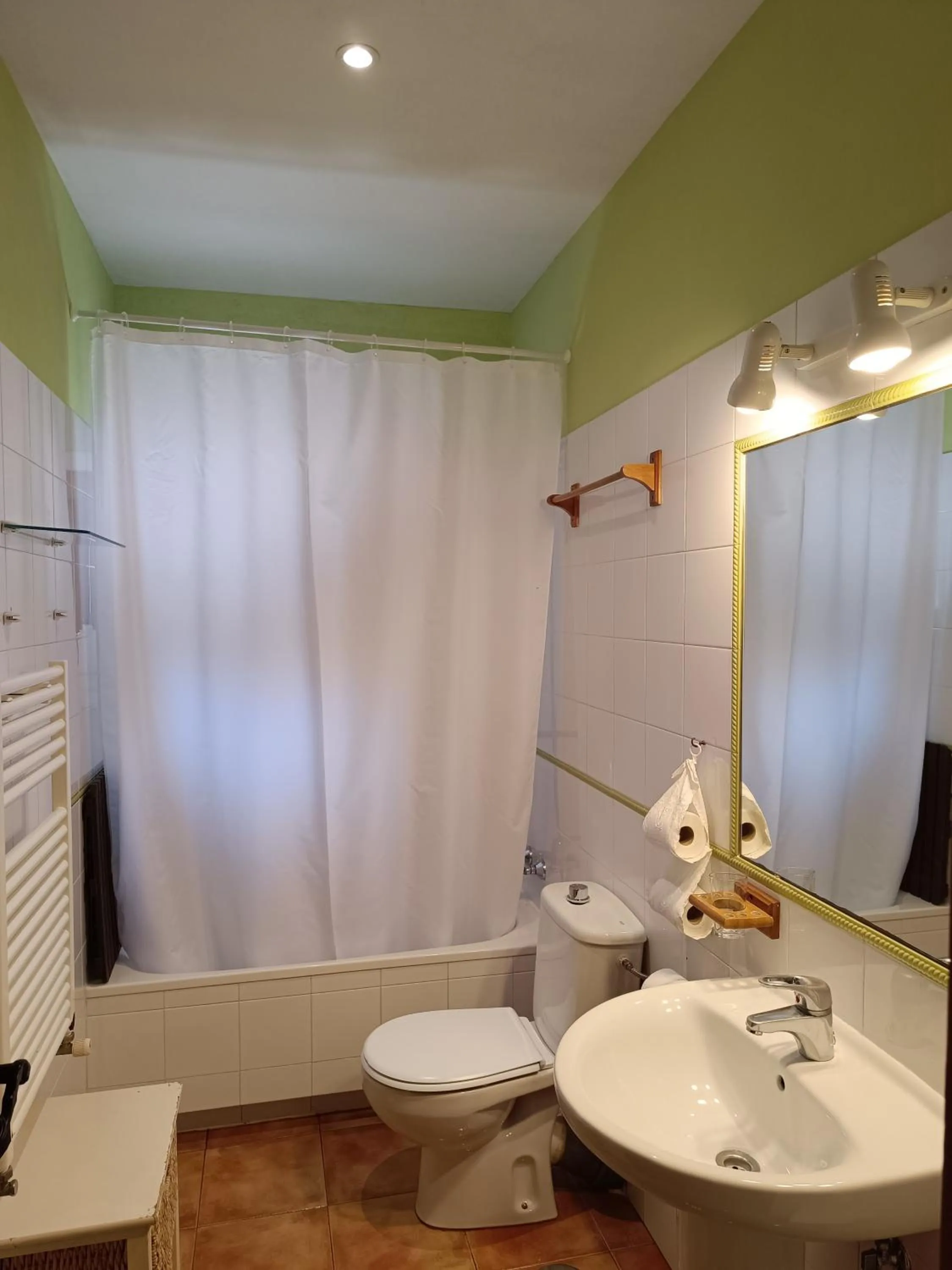 Bathroom in Viviendas Rurales El Covaju