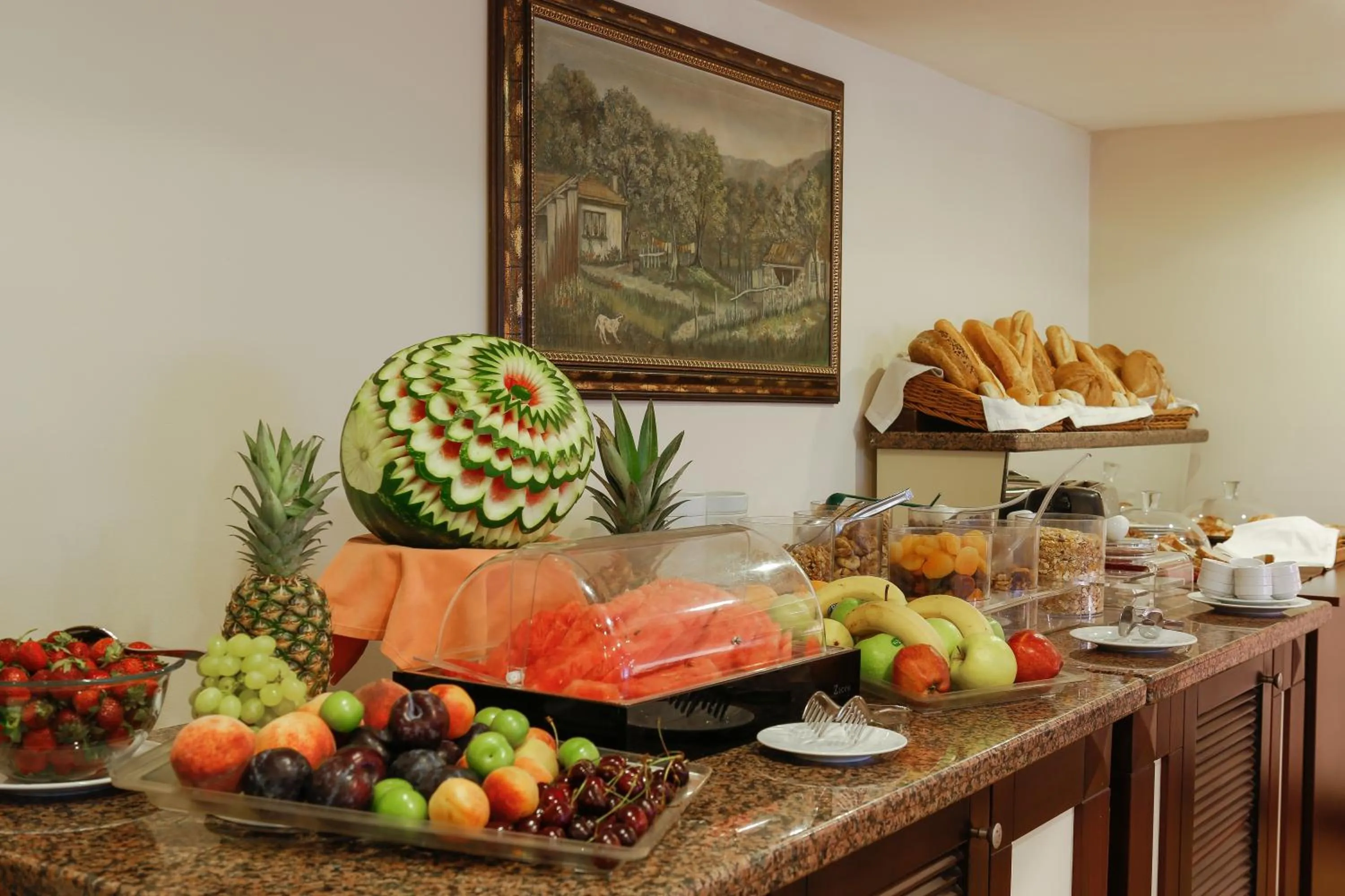 Food and drinks in Central Hotel