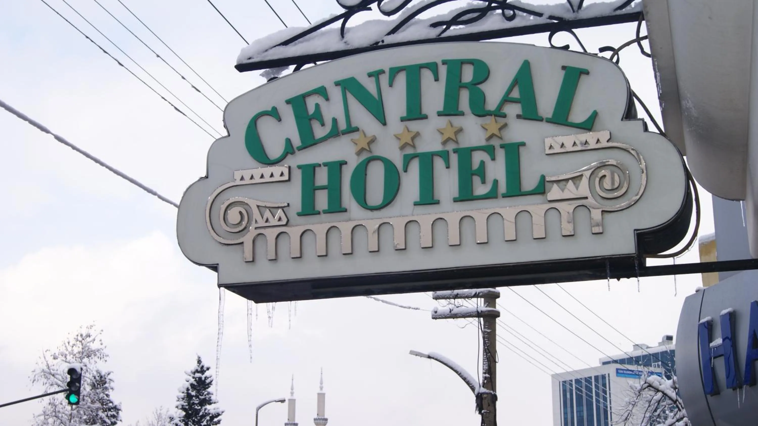 Restaurant/places to eat in Central Hotel