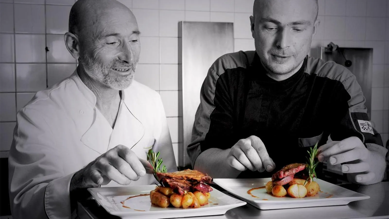 kitchen in Logis Hôtel La Brèche de Roland