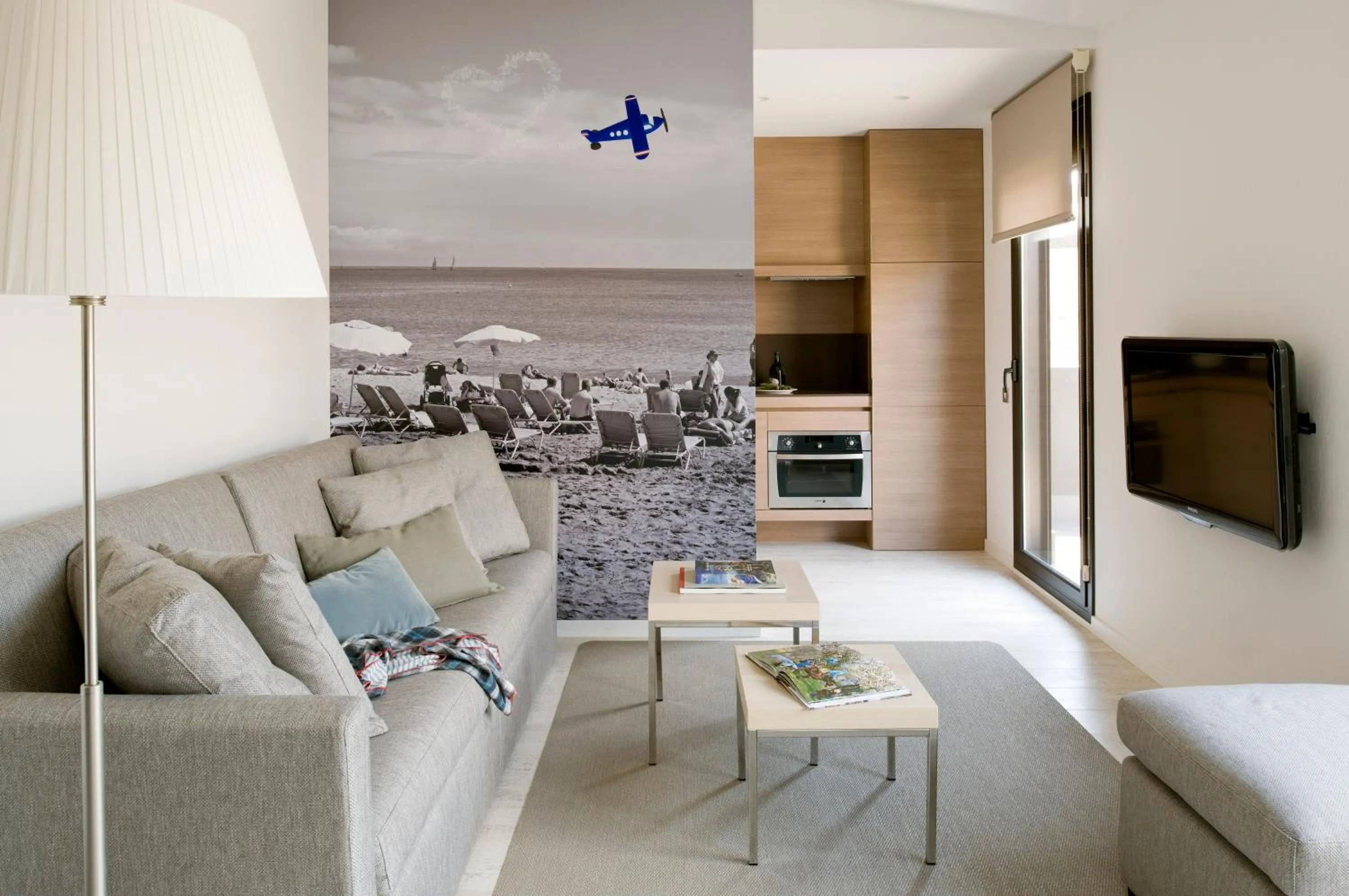 TV and multimedia in Eric Vökel Boutique Apartments - BCN Suites