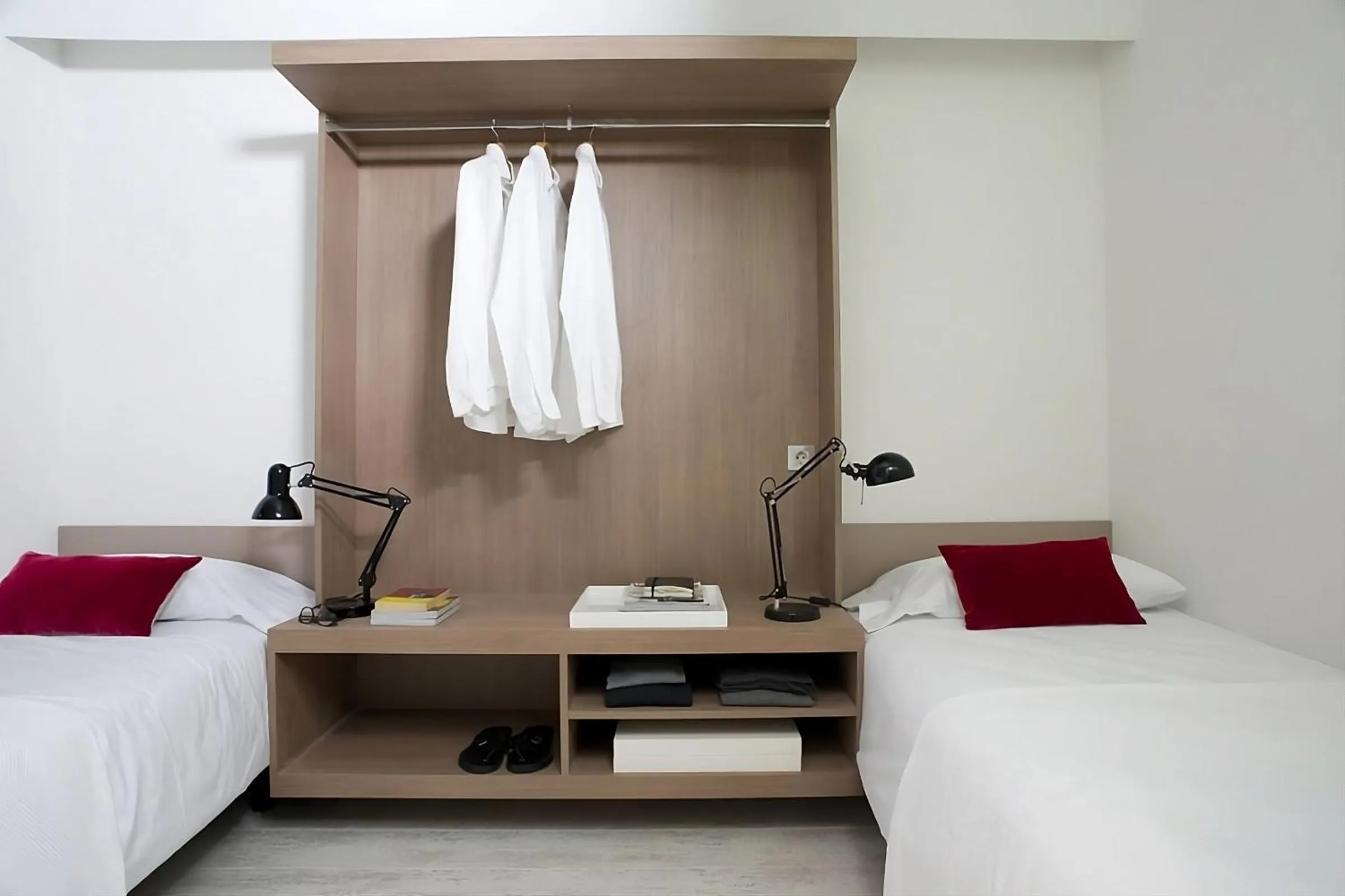 Bed in Eric Vökel Boutique Apartments - BCN Suites