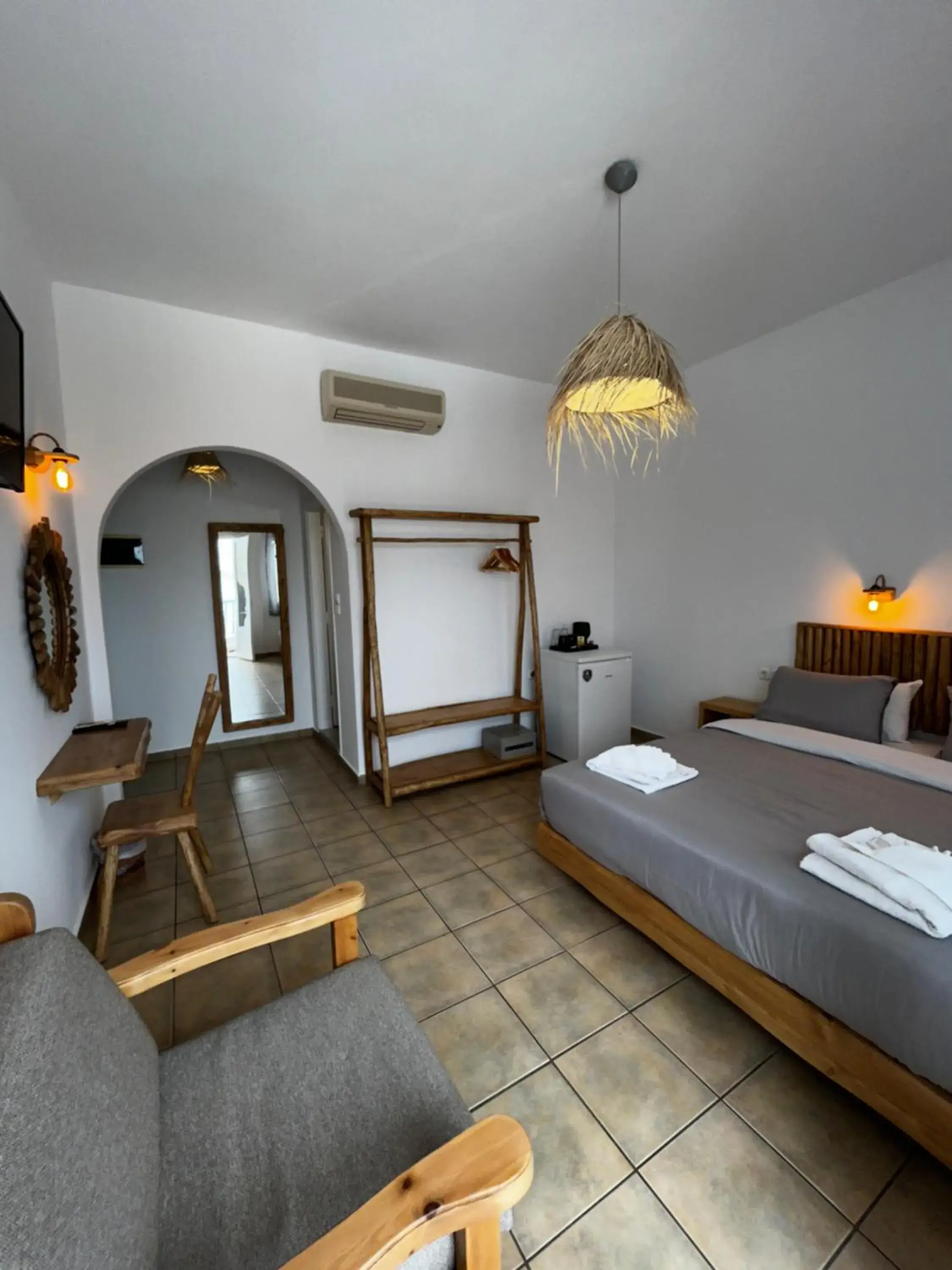 Deluxe Double Room with Balcony and Sea View in Hotel Livadia Deluxe Double Room with Balcony and Sea View in Hotel Livadia