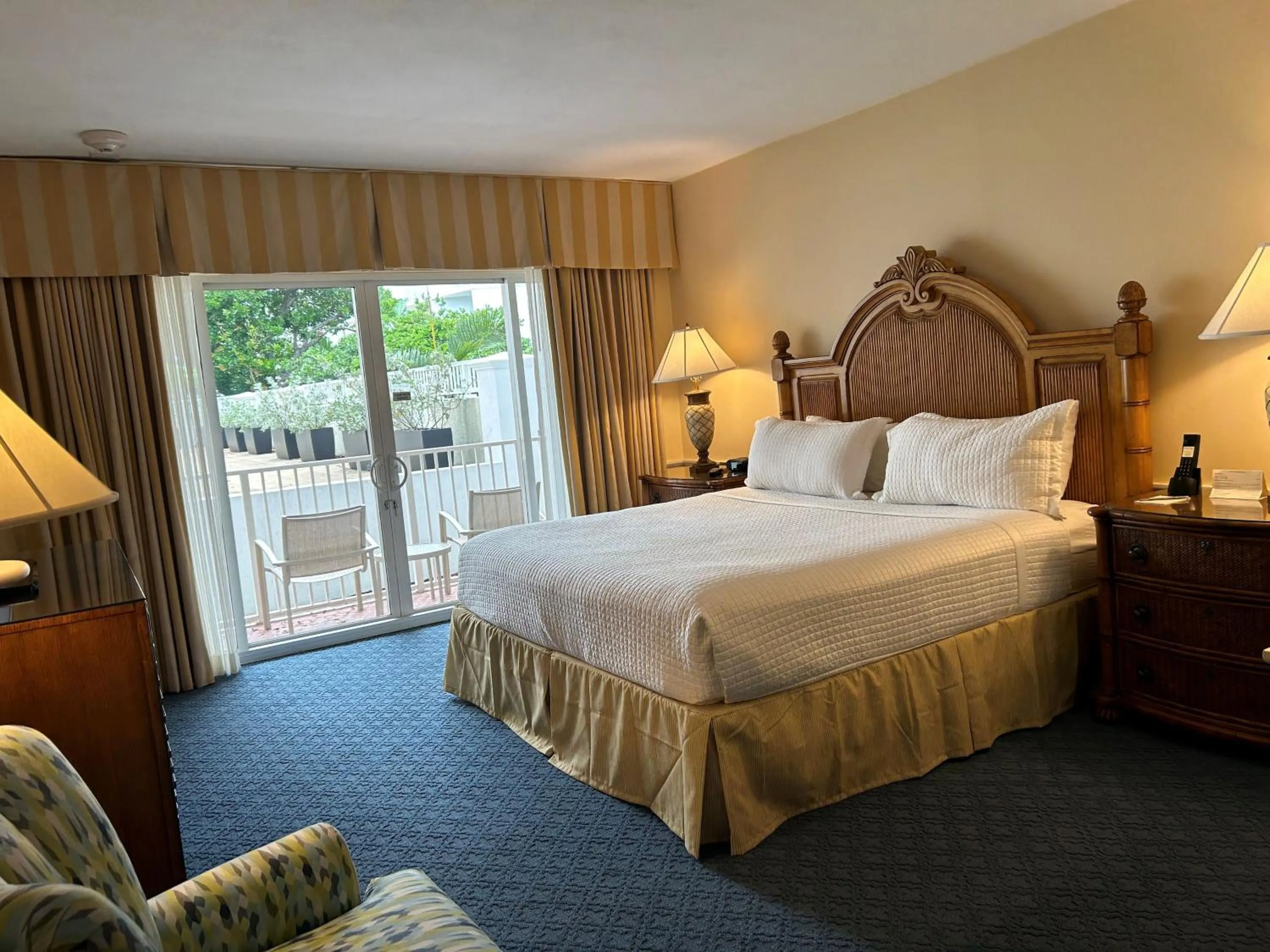 Balcony/Terrace, Bed in The Lago Mar Beach Resort and Club