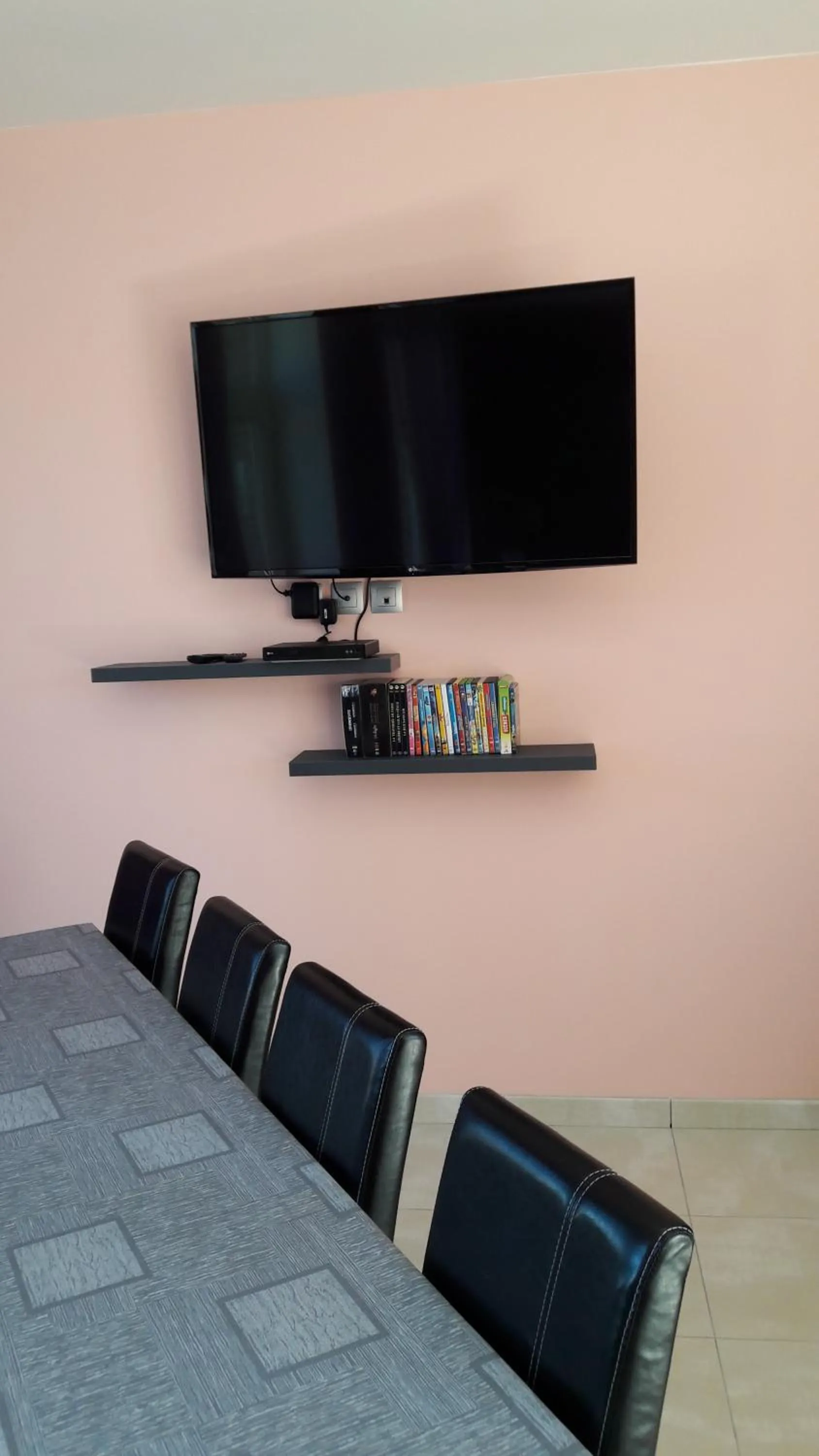 TV and multimedia in Le refuge de l'abbaye