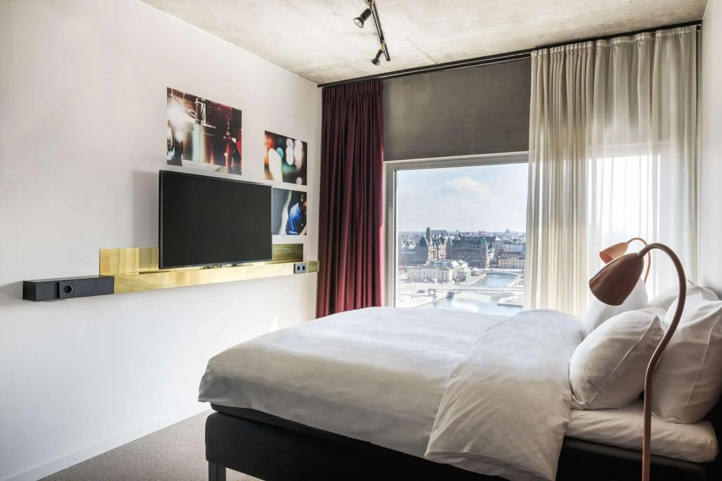 Queen Room with City View in Story Hotel Studio Malmo, part of JdV by Hyatt Queen Room with City View in Story Hotel Studio Malmo, part of JdV by Hyatt