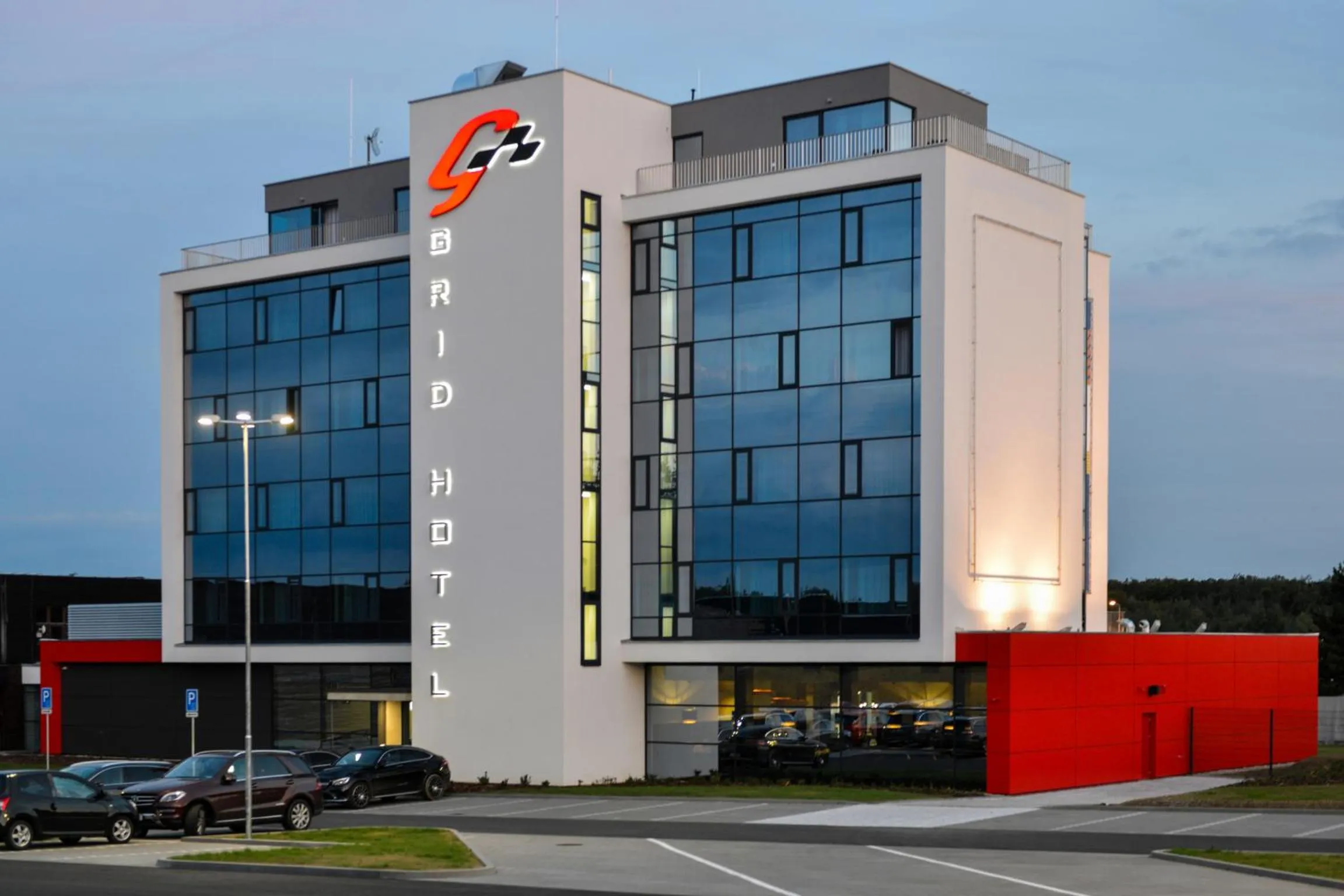 Facade/entrance in Grid Hotel