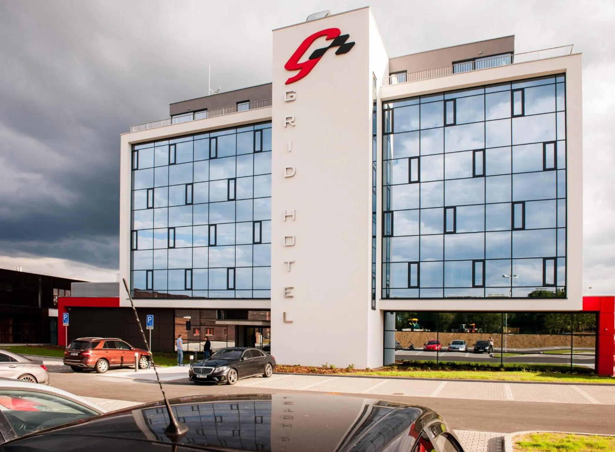 Facade/entrance in Grid Hotel