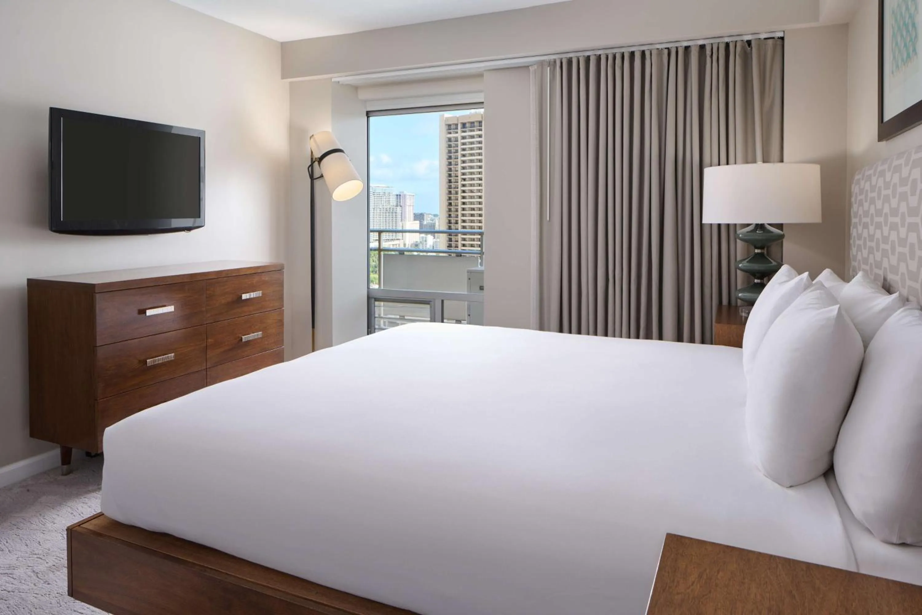 Bed in Ilikai Hotel & Luxury Suites