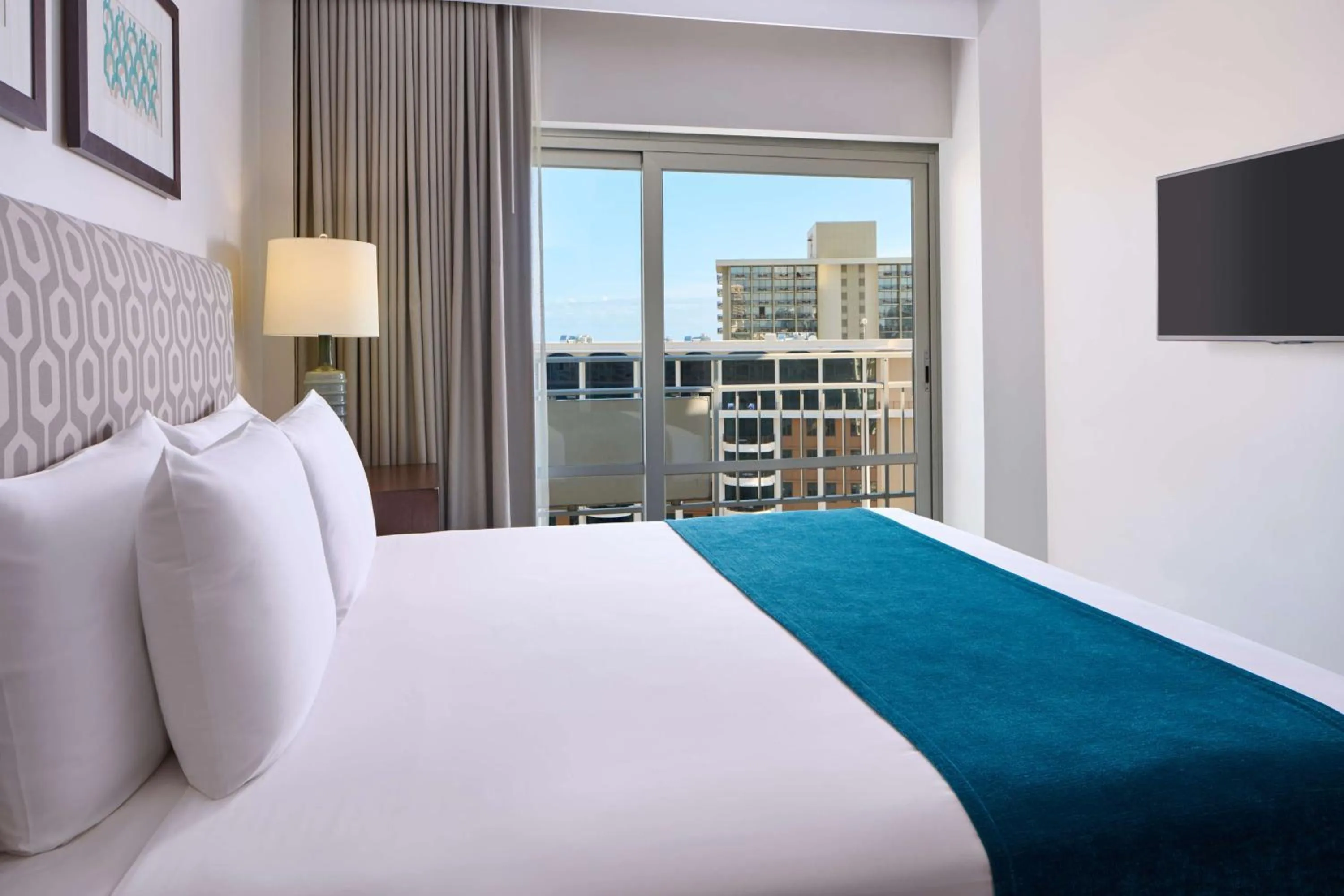 Bed in Ilikai Hotel & Luxury Suites