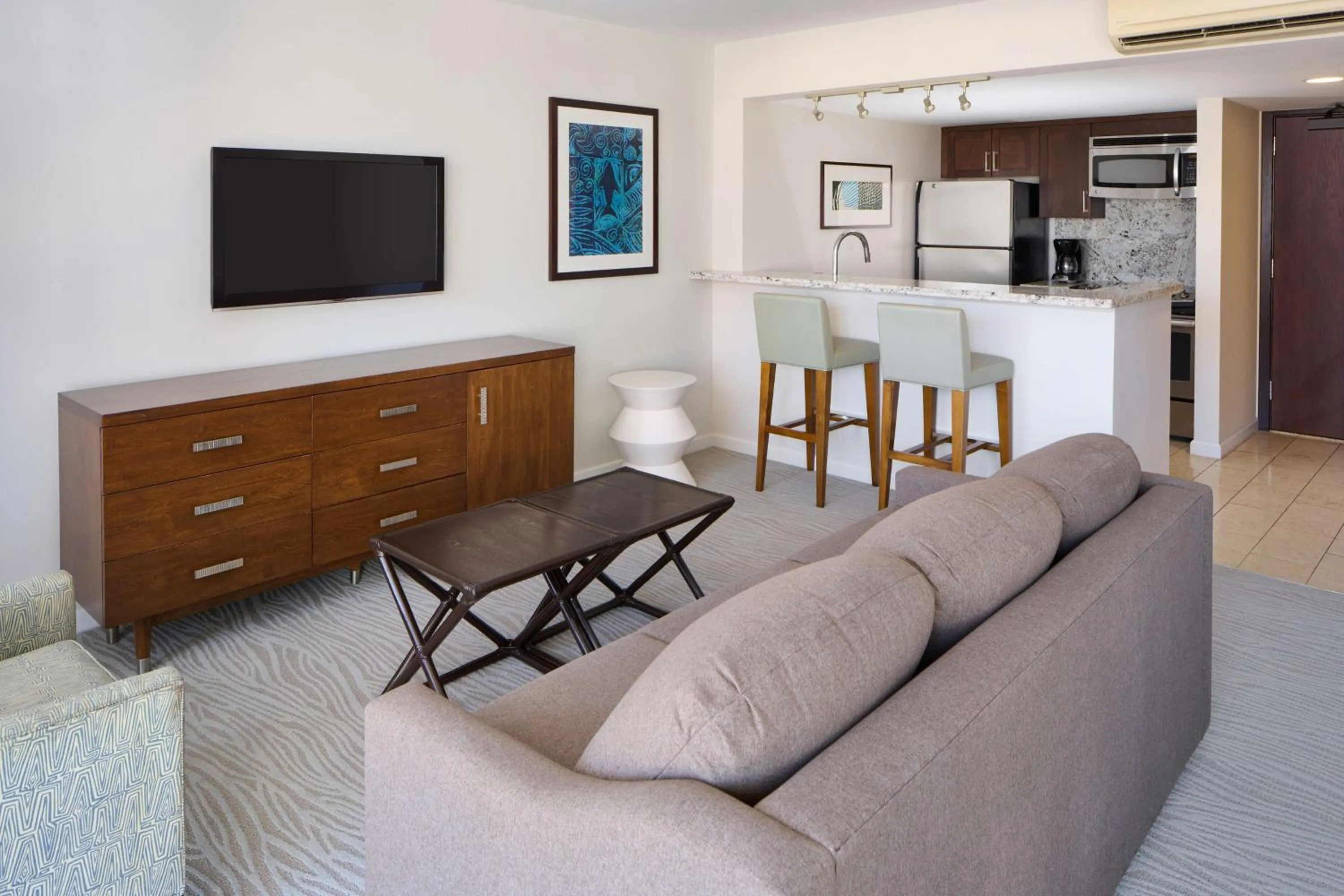 TV and multimedia in Ilikai Hotel & Luxury Suites