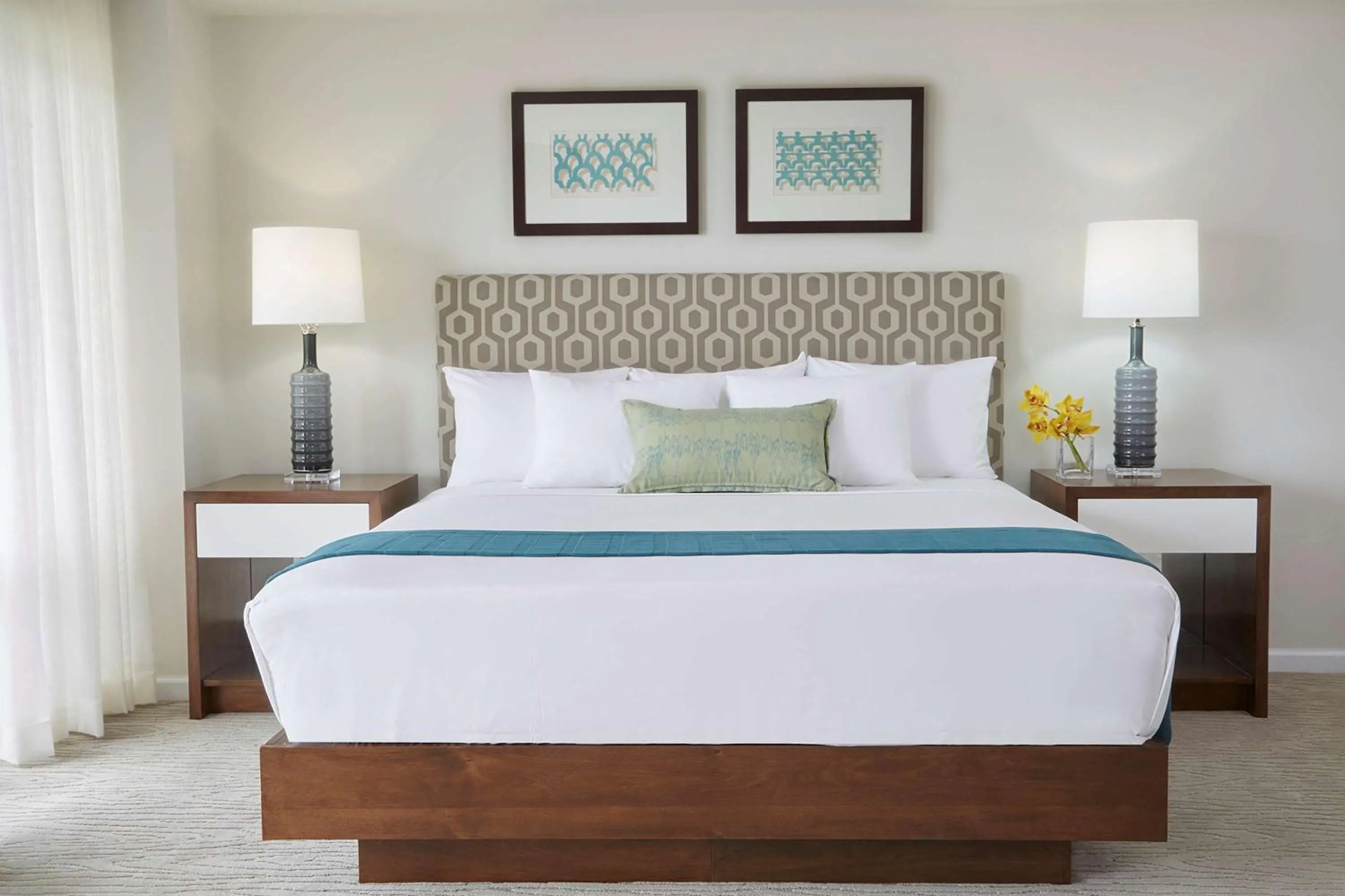 Bed in Ilikai Hotel & Luxury Suites