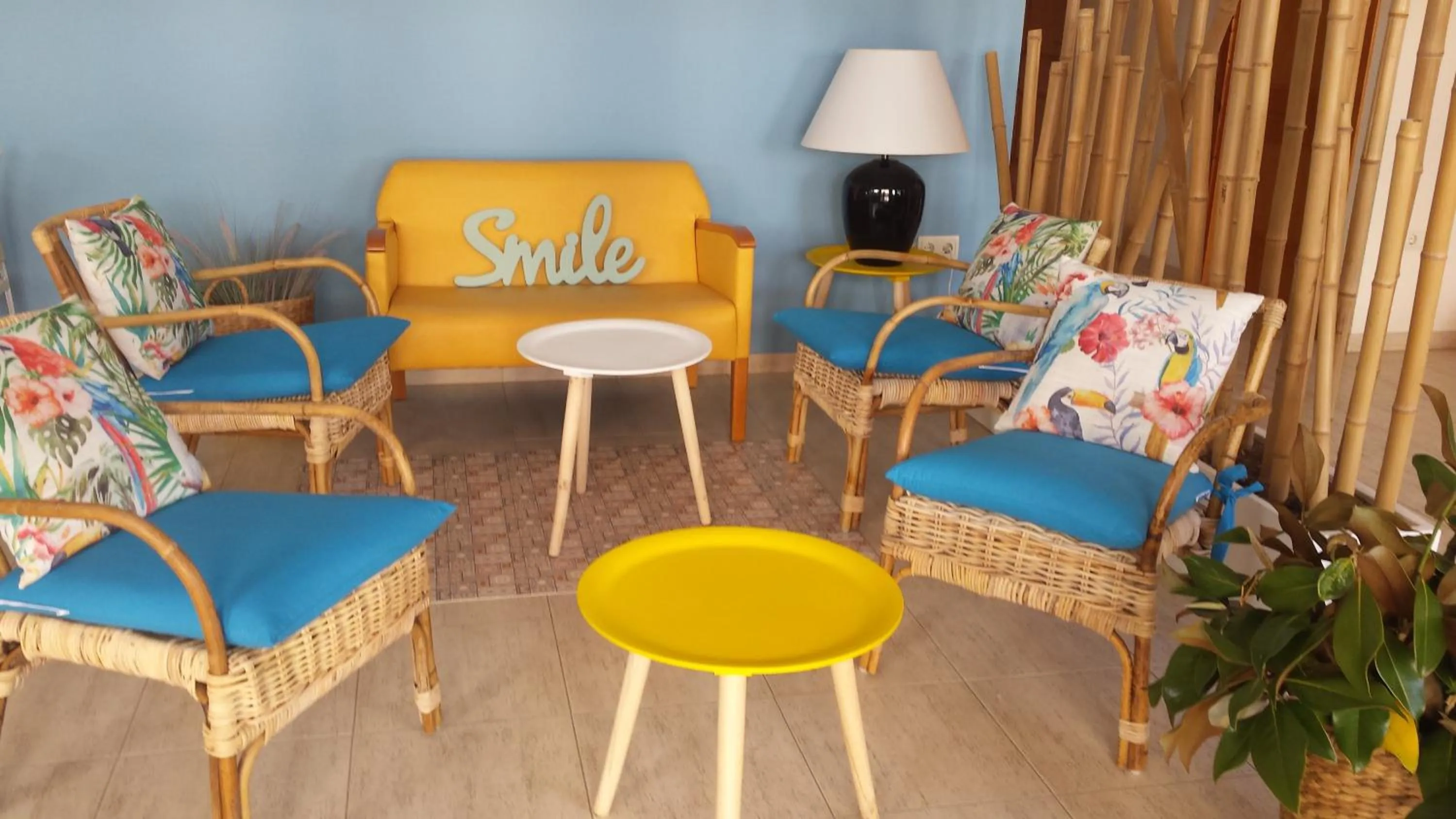 Library in Hotel Sorrabona