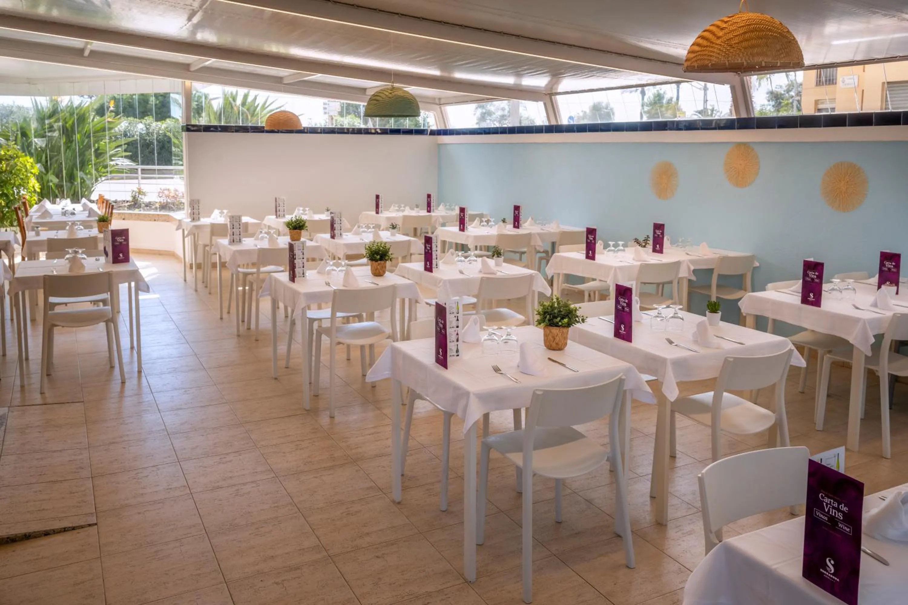 Restaurant/places to eat in Hotel Sorrabona