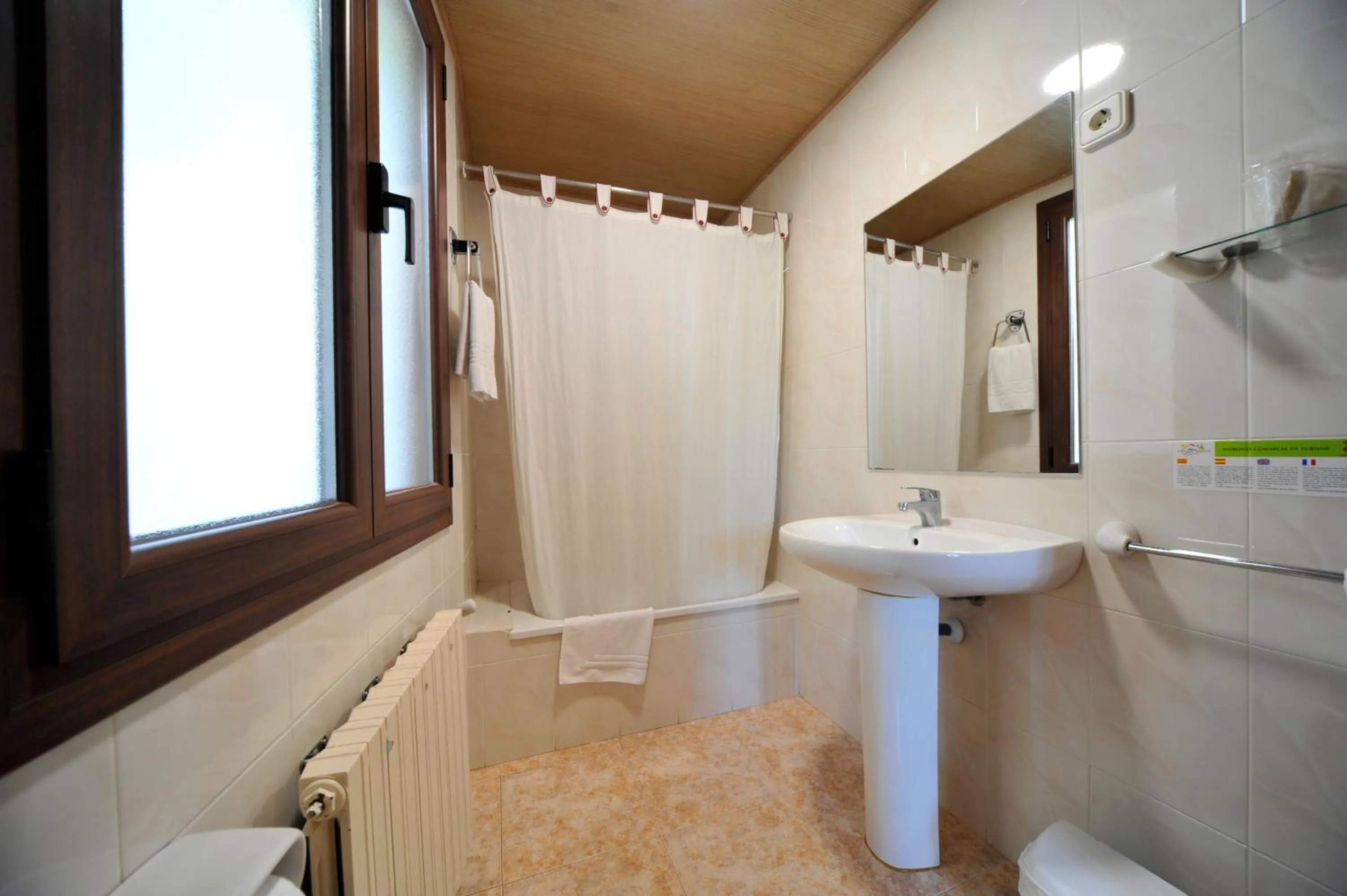 Bathroom in Hostal Vall D'Aneu by Arcas & Sambola