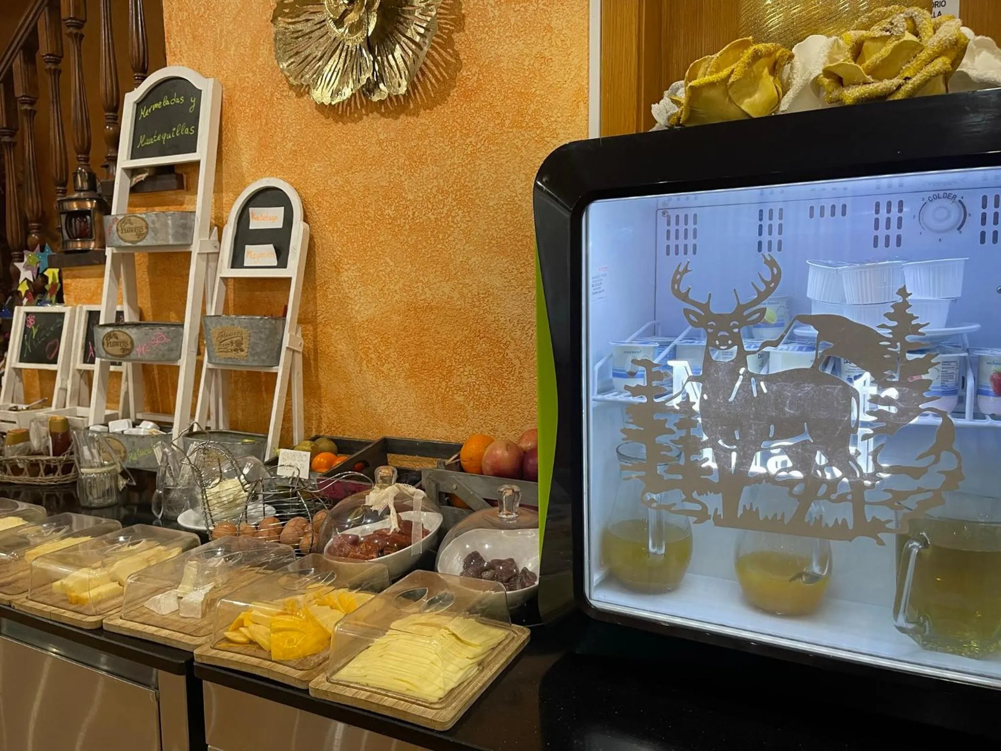 Restaurant/places to eat in Hostal Vall D'Aneu by Arcas & Sambola