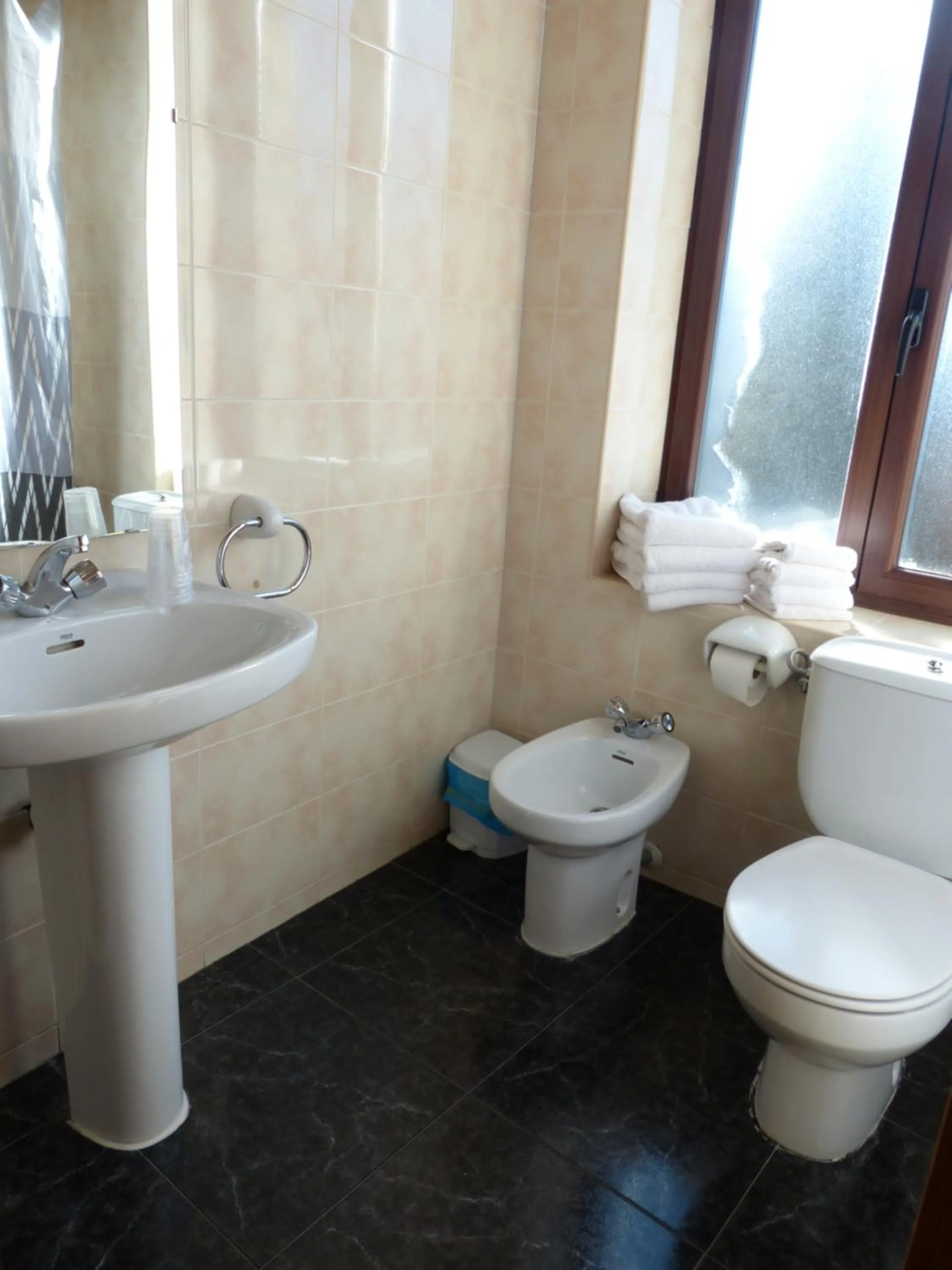 Bathroom in Hostal Vall D'Aneu by Arcas & Sambola