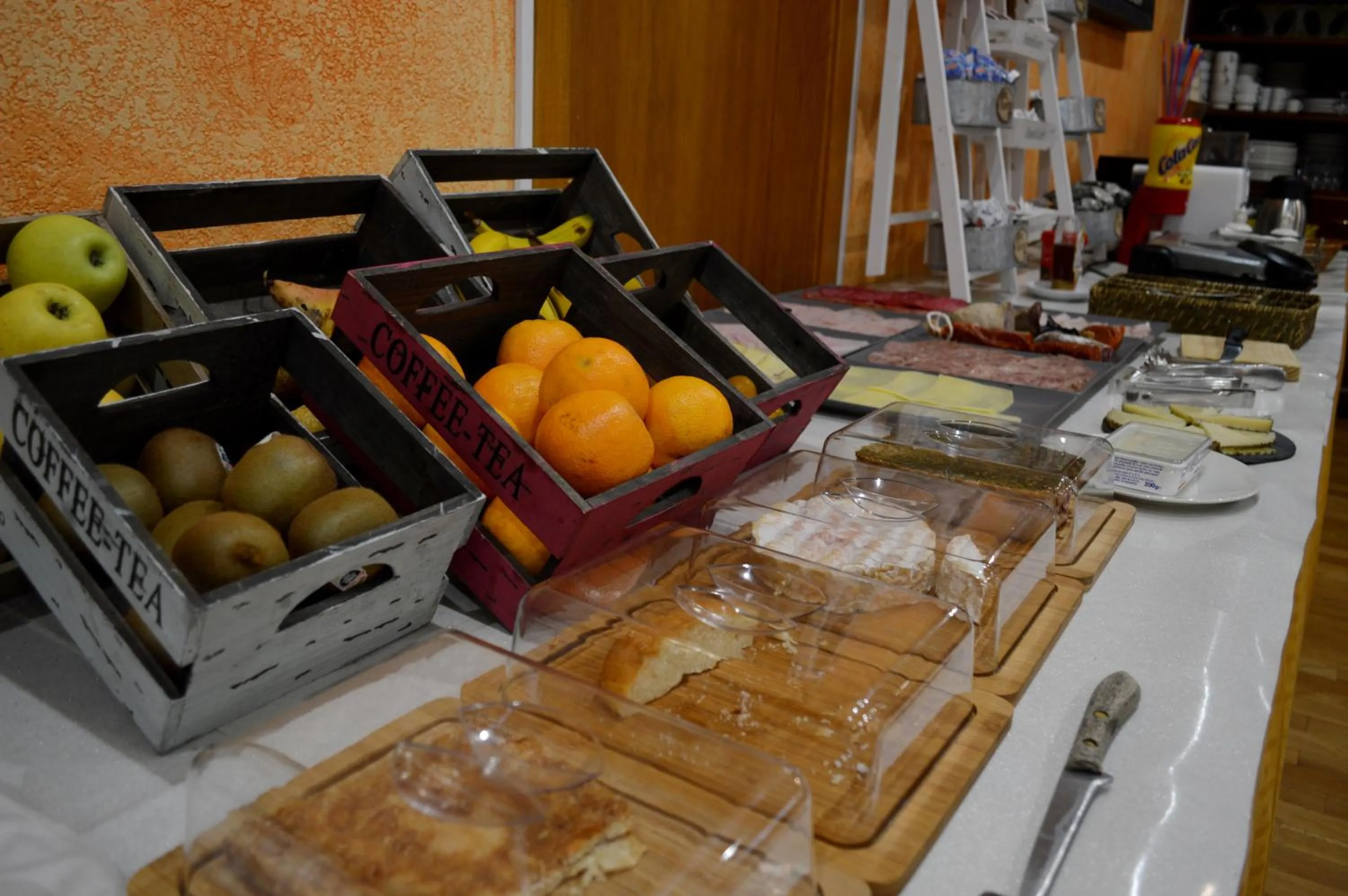 Breakfast in Hostal Vall D'Aneu by Arcas & Sambola