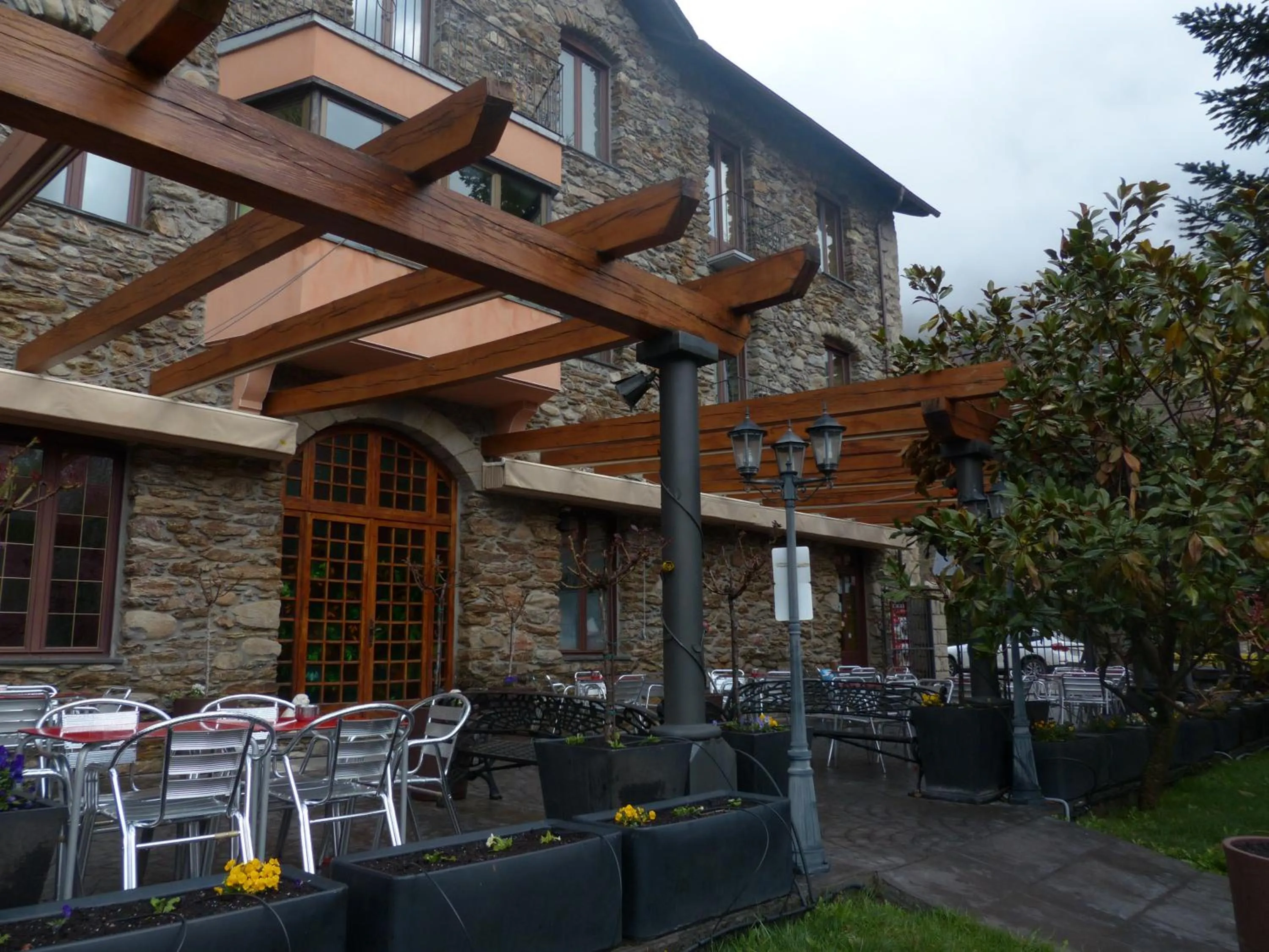 Property building in Hostal Vall D'Aneu by Arcas & Sambola