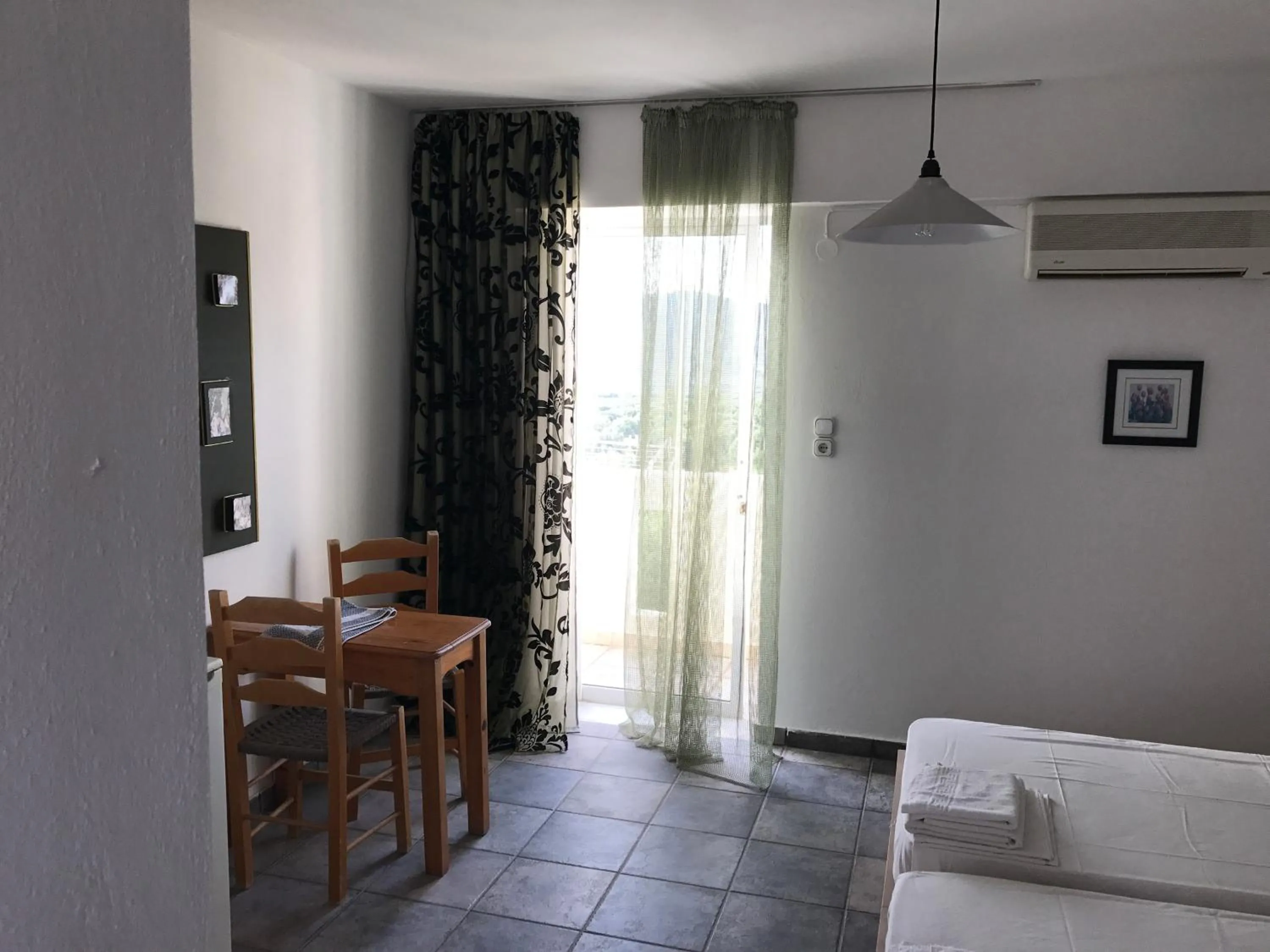 Garden in Tholos Rooms