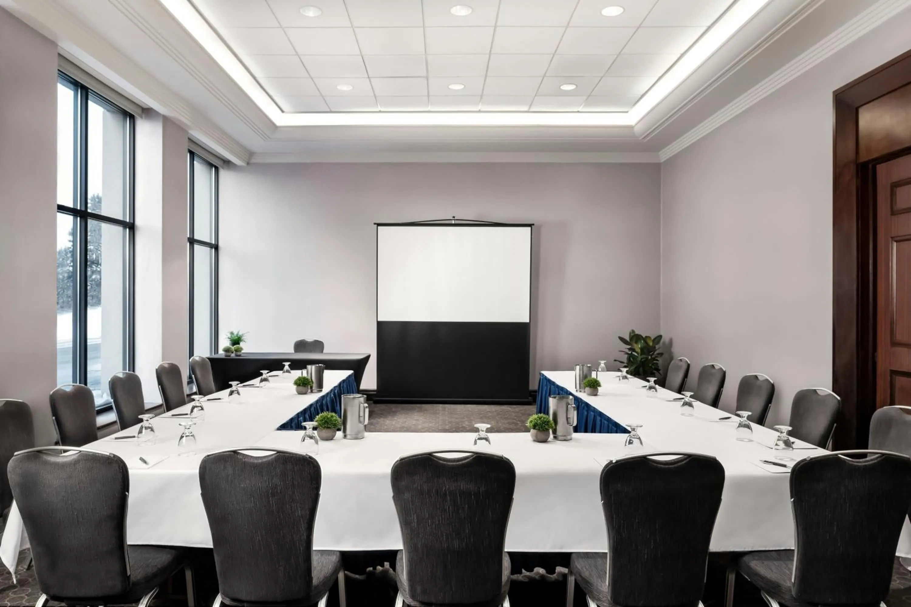 Meeting/conference room in Sheraton Toronto Airport Hotel & Conference Centre