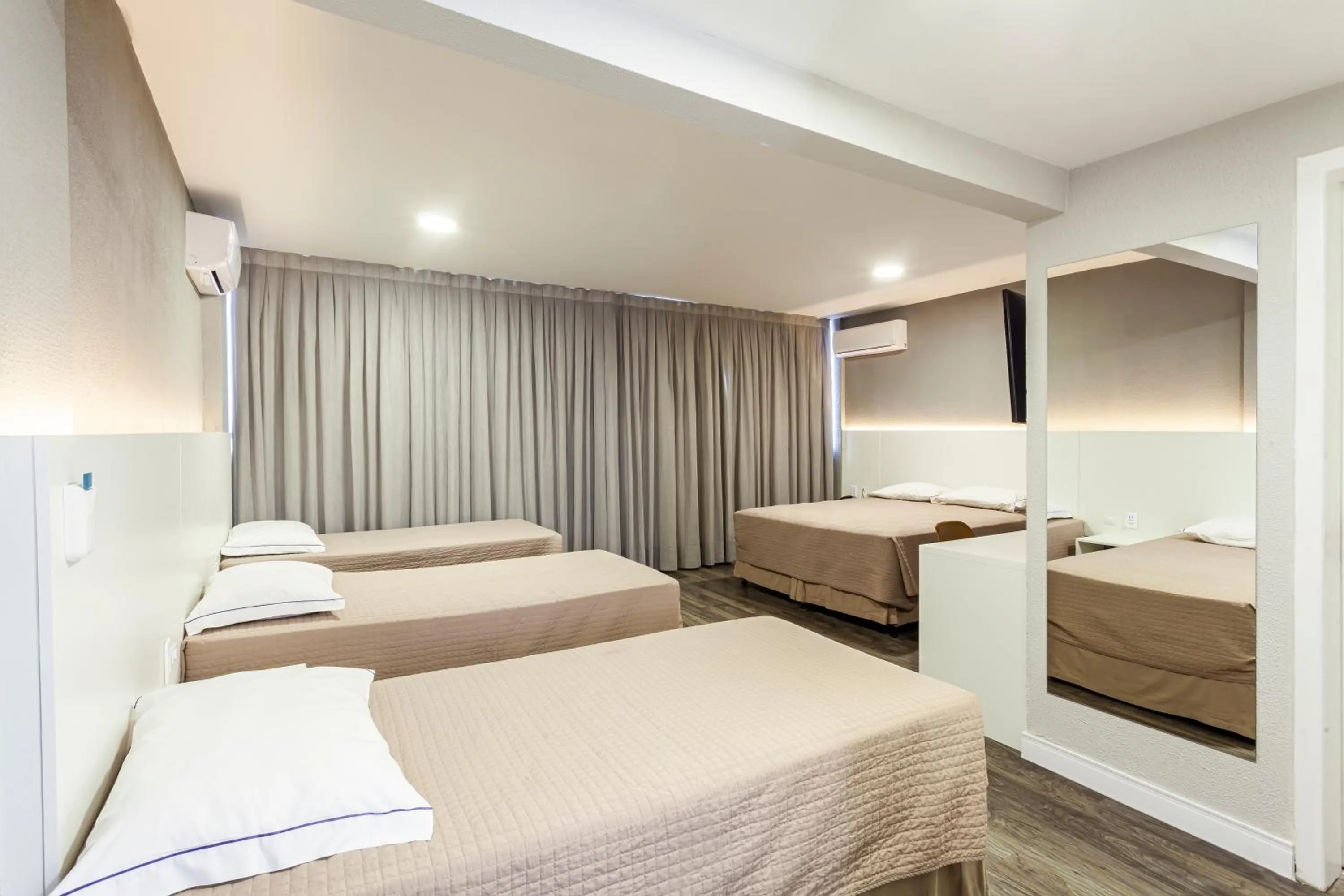 Bed in Marambaia Hotel e Convenções