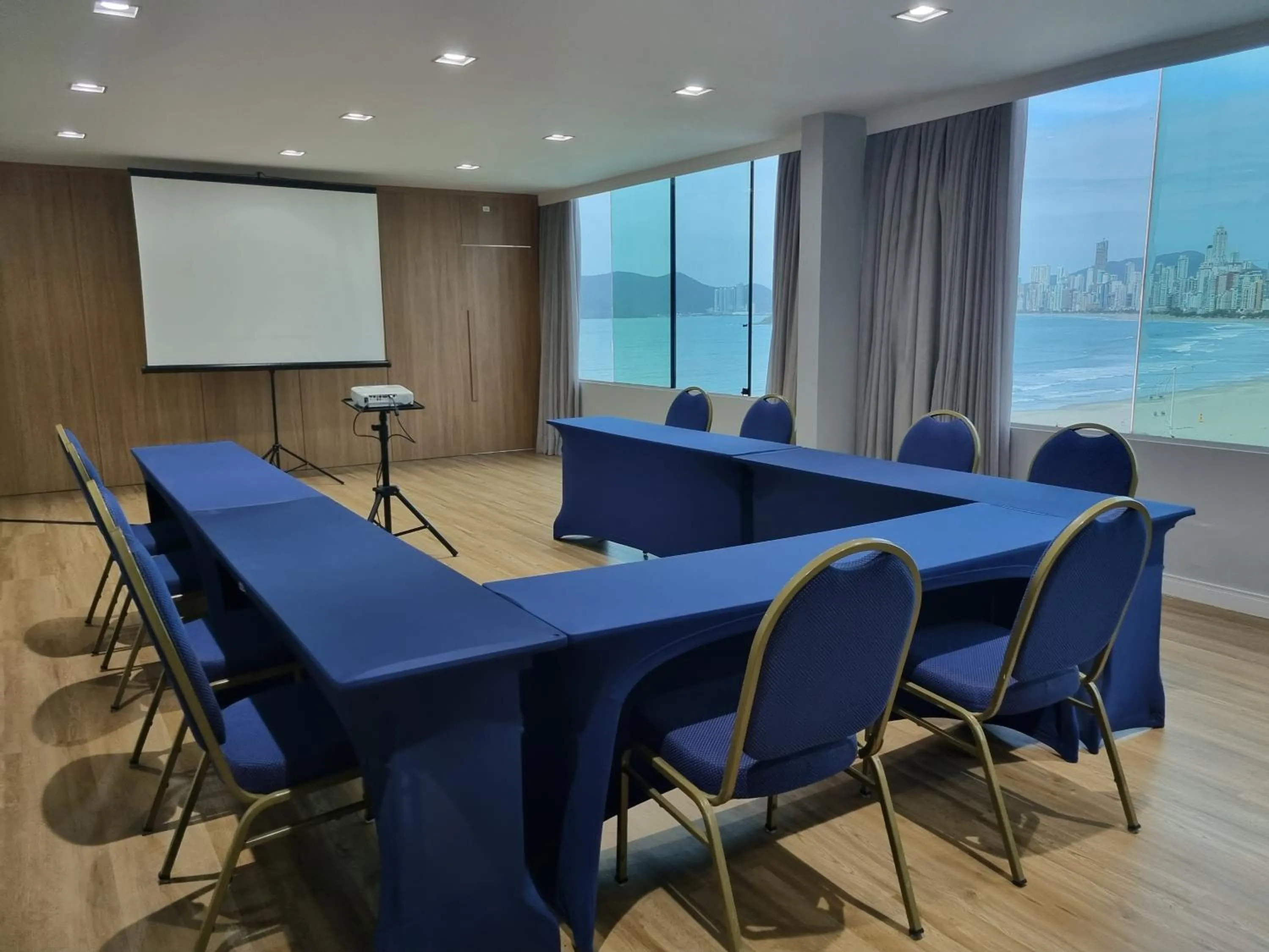 TV and multimedia in Marambaia Hotel e Convenções