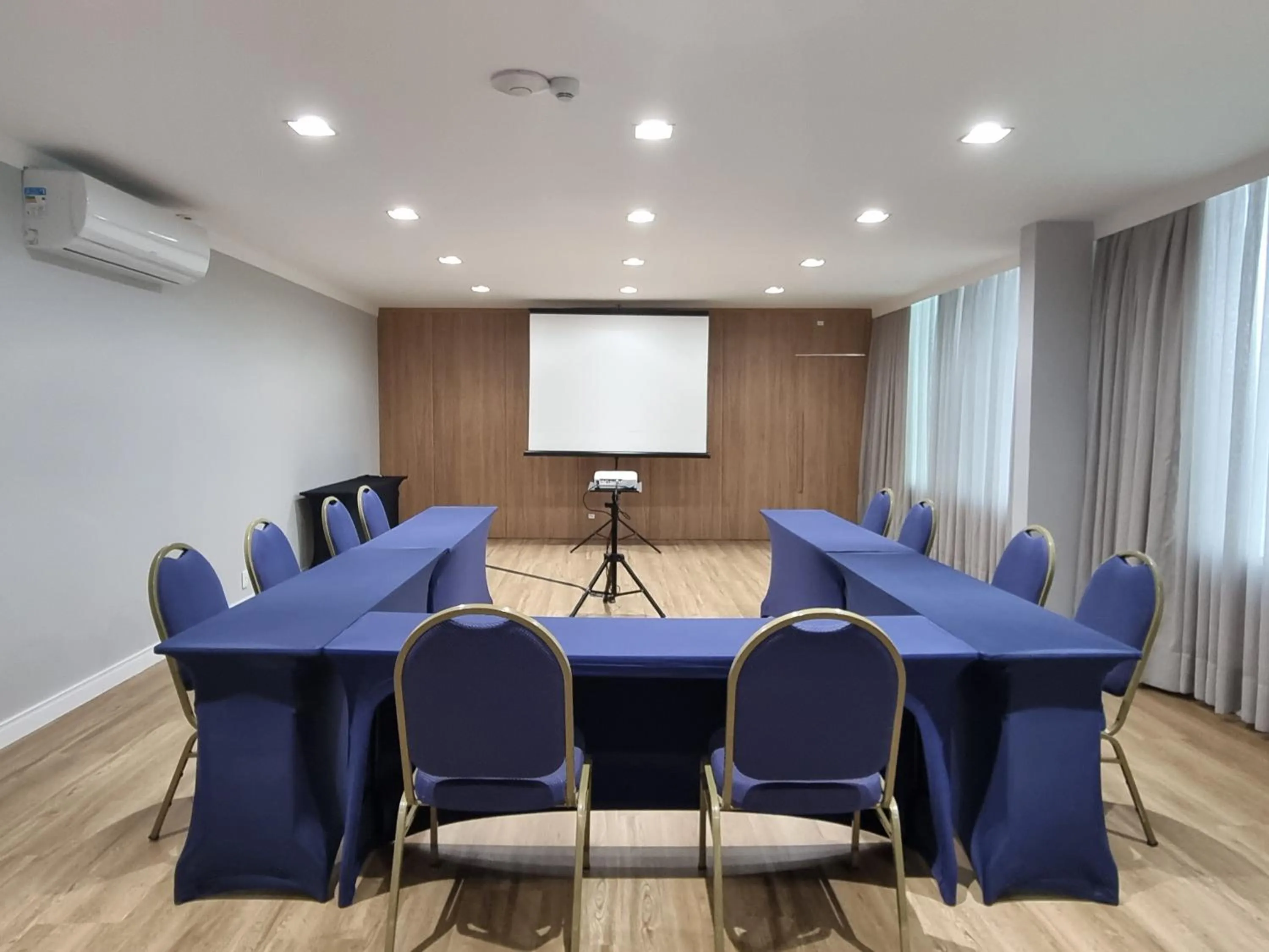 TV and multimedia in Marambaia Hotel e Convenções