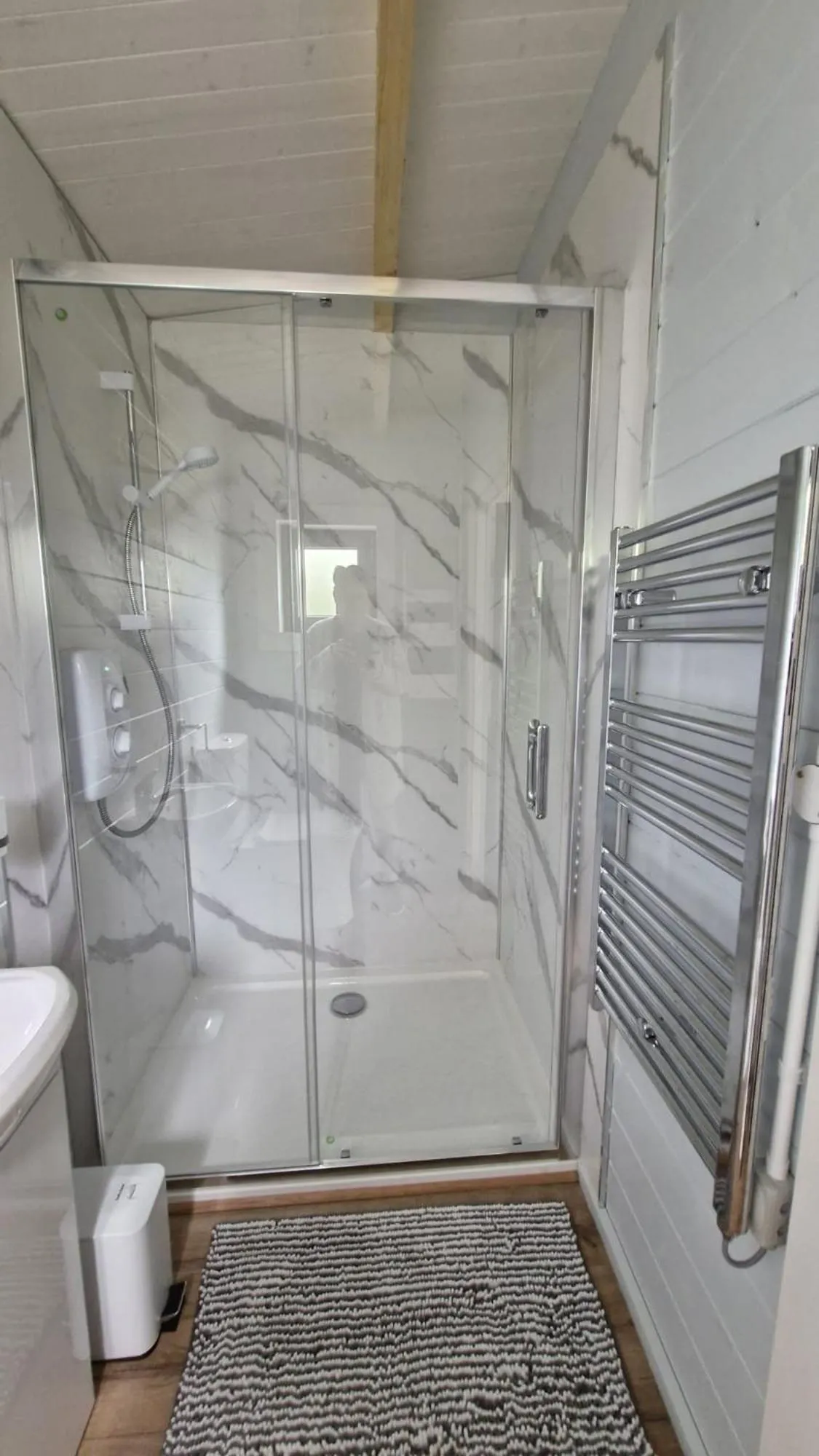 Shower in Luachra Lodge