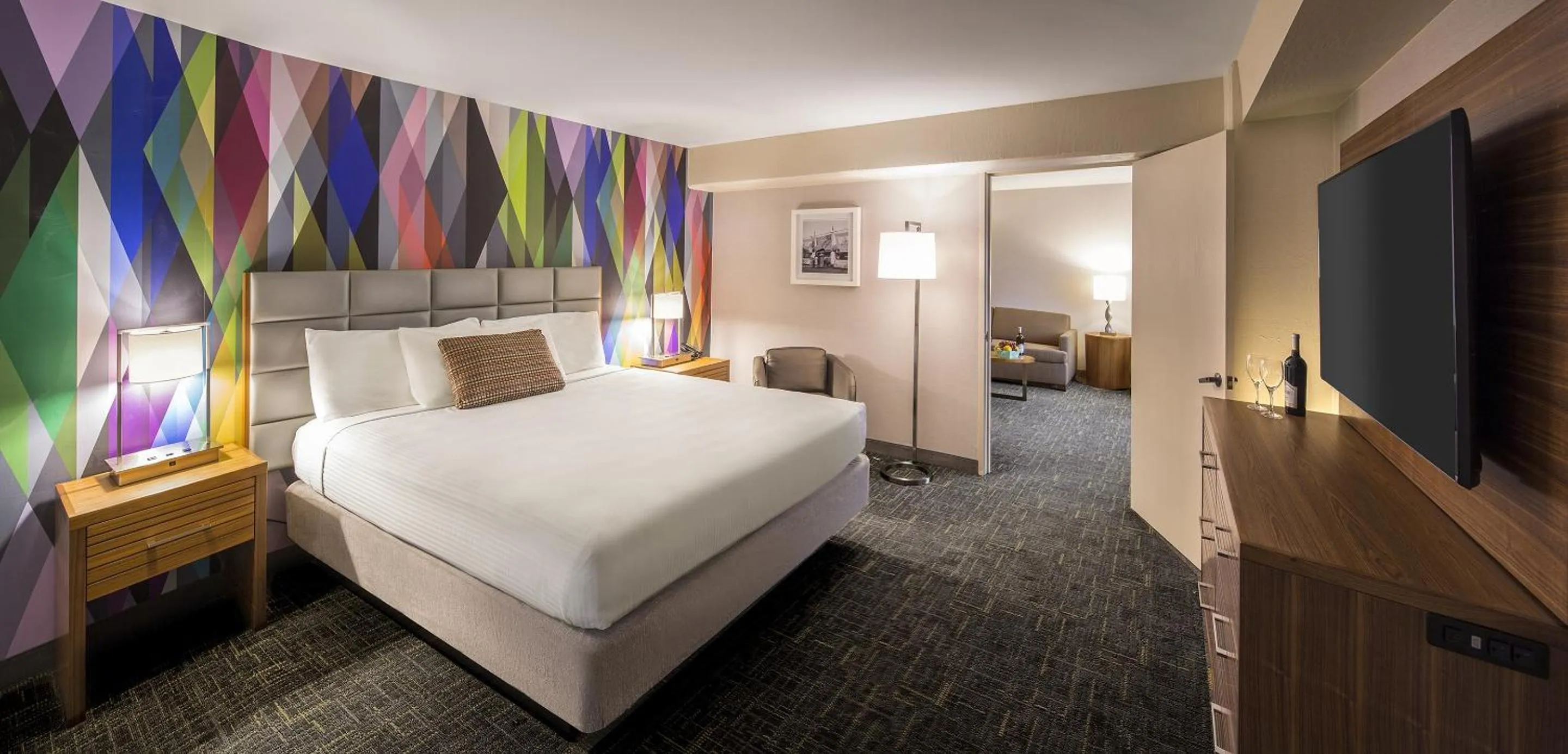 Bedroom, Bed in Circus Circus Reno Hotel Casino at THE ROW