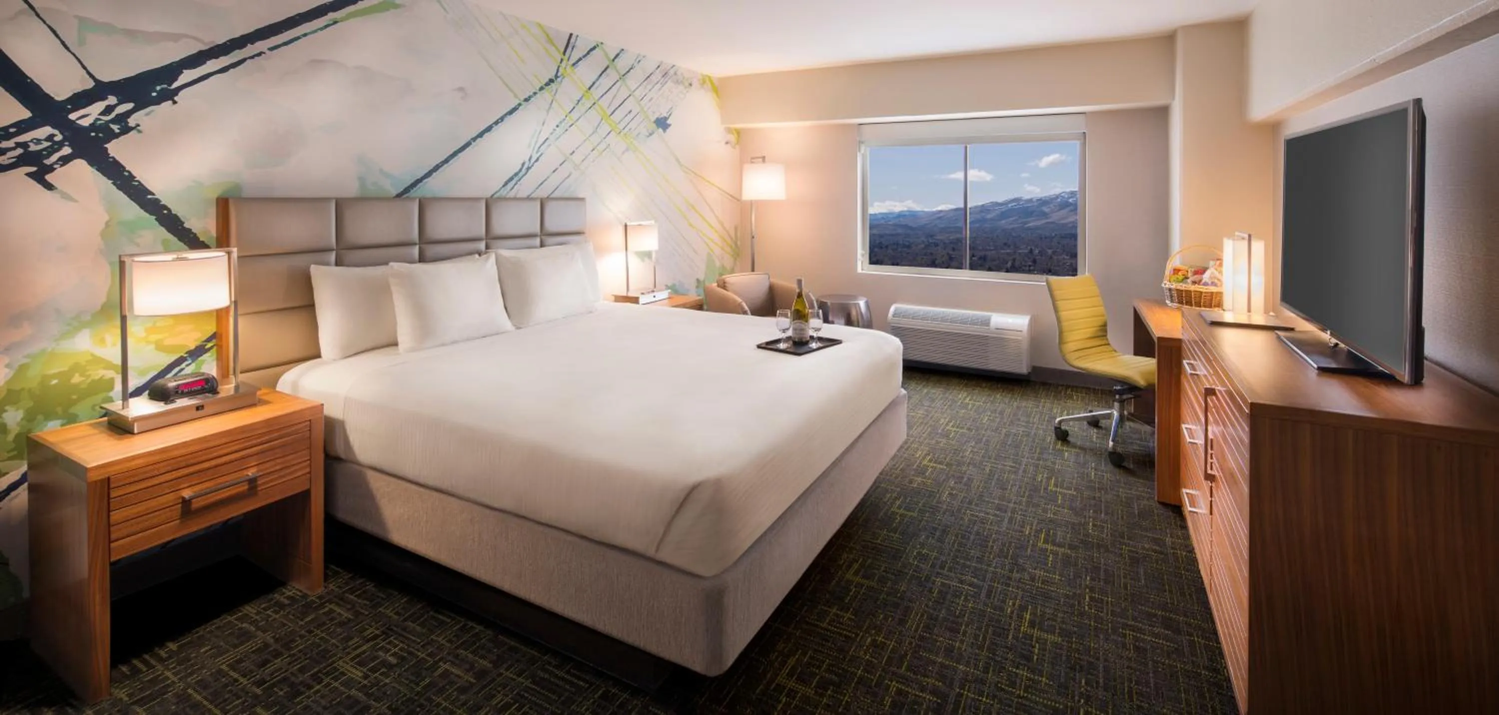 Bedroom, Bed in Circus Circus Reno Hotel Casino at THE ROW