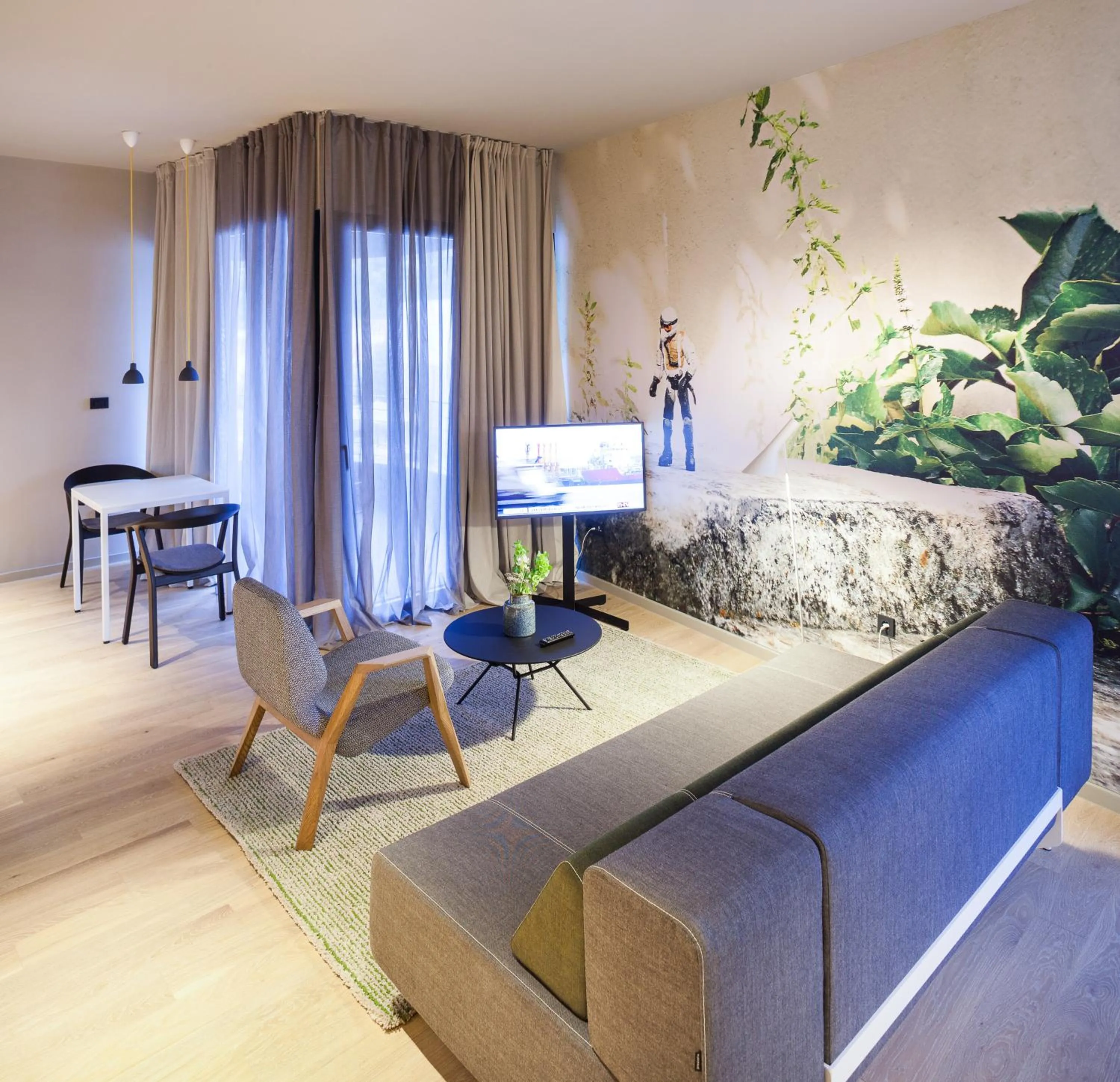 TV and multimedia in One Suite Hotel