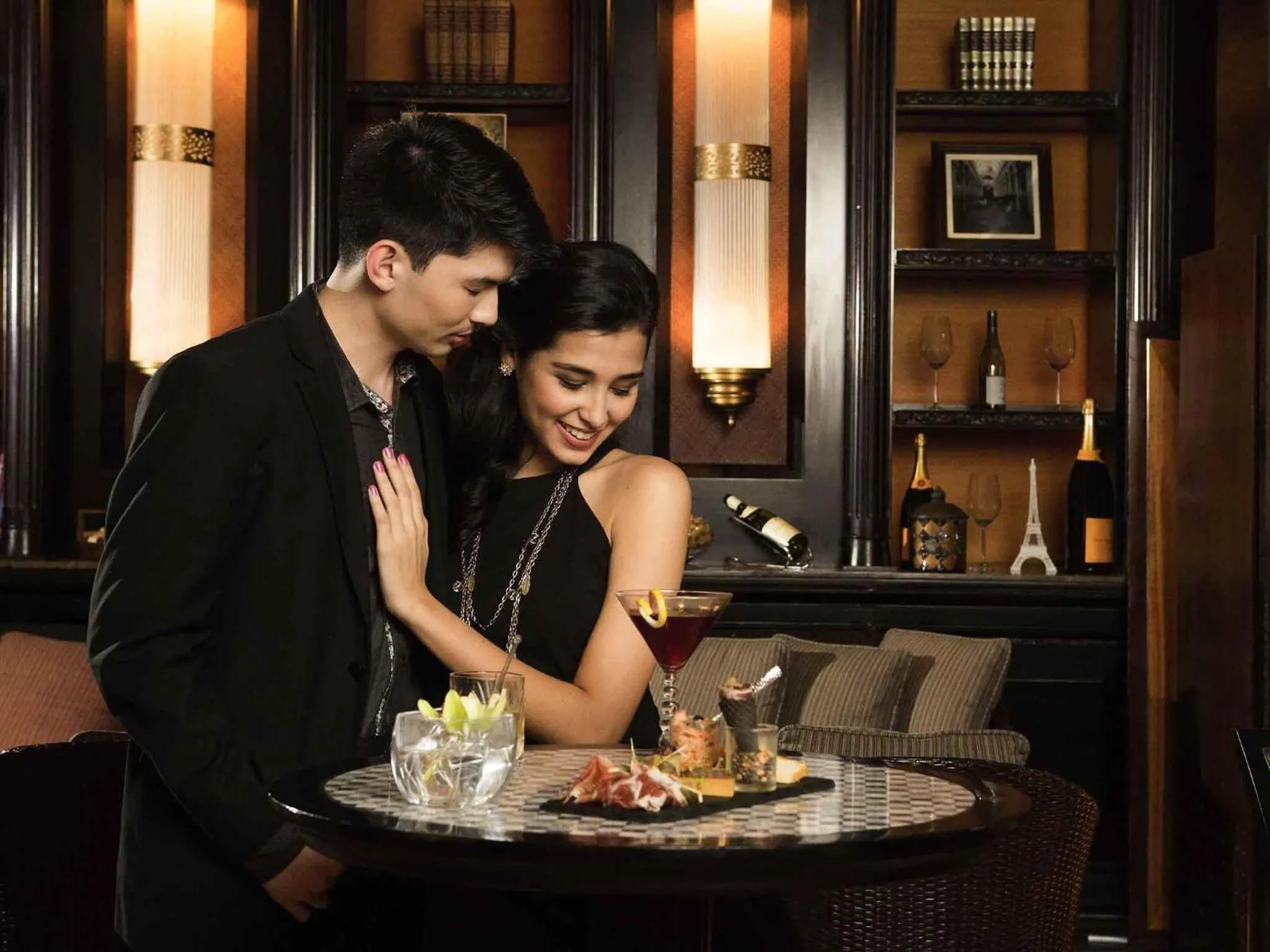 Restaurant/places to eat in Sofitel Philippine Plaza Manila