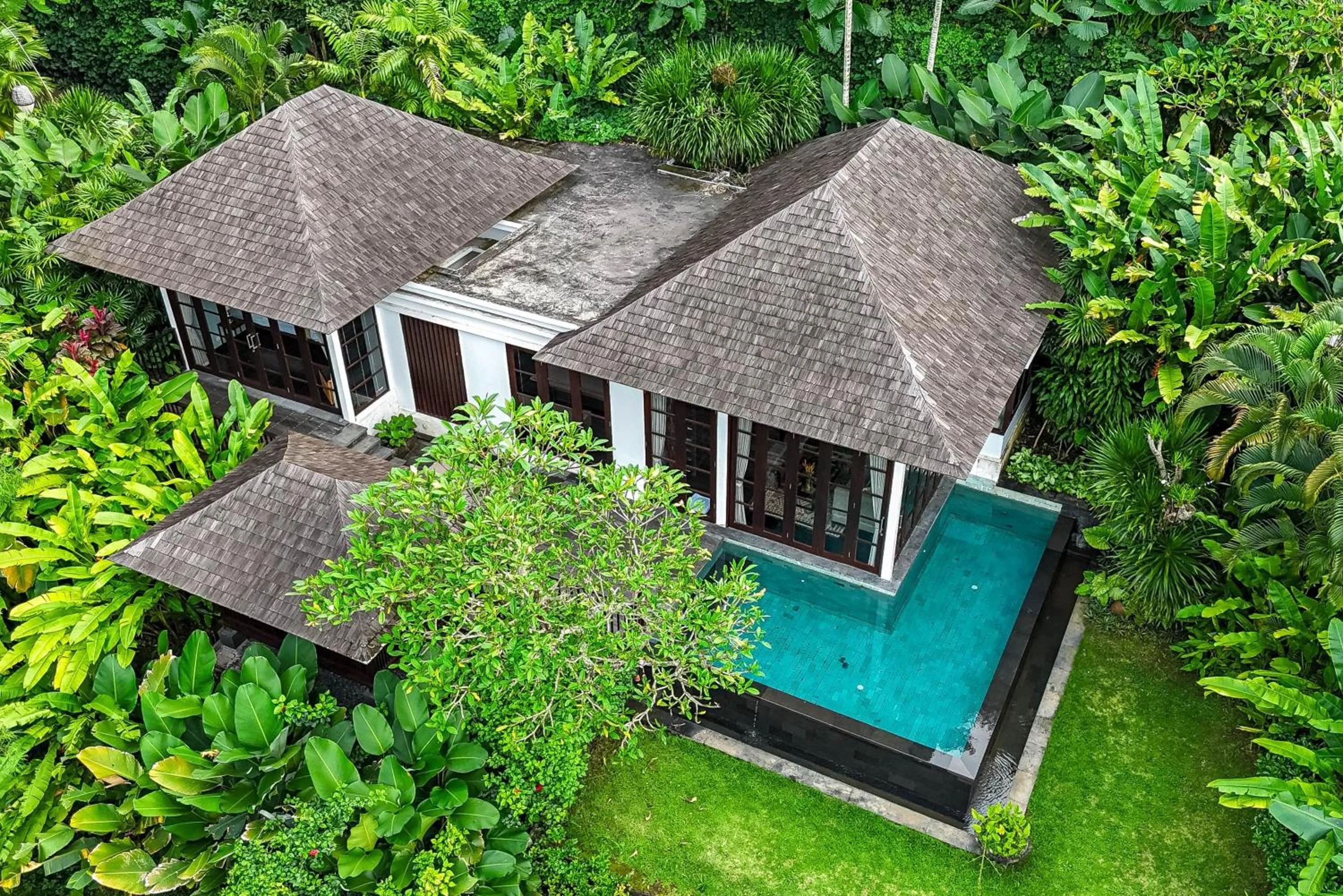 Swimming pool in The Damai